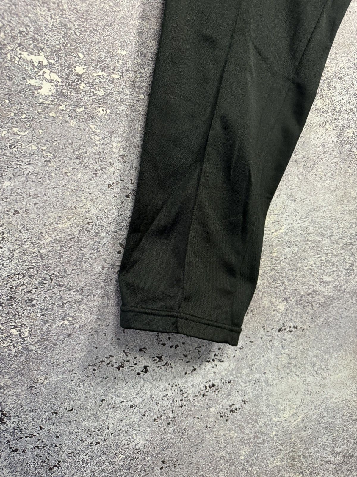 Japanese Brand × Nike × Vintage Vintage 90’s Nike sweatpants y2k oldmoney travis Size US 33 - 6 Thumbnail