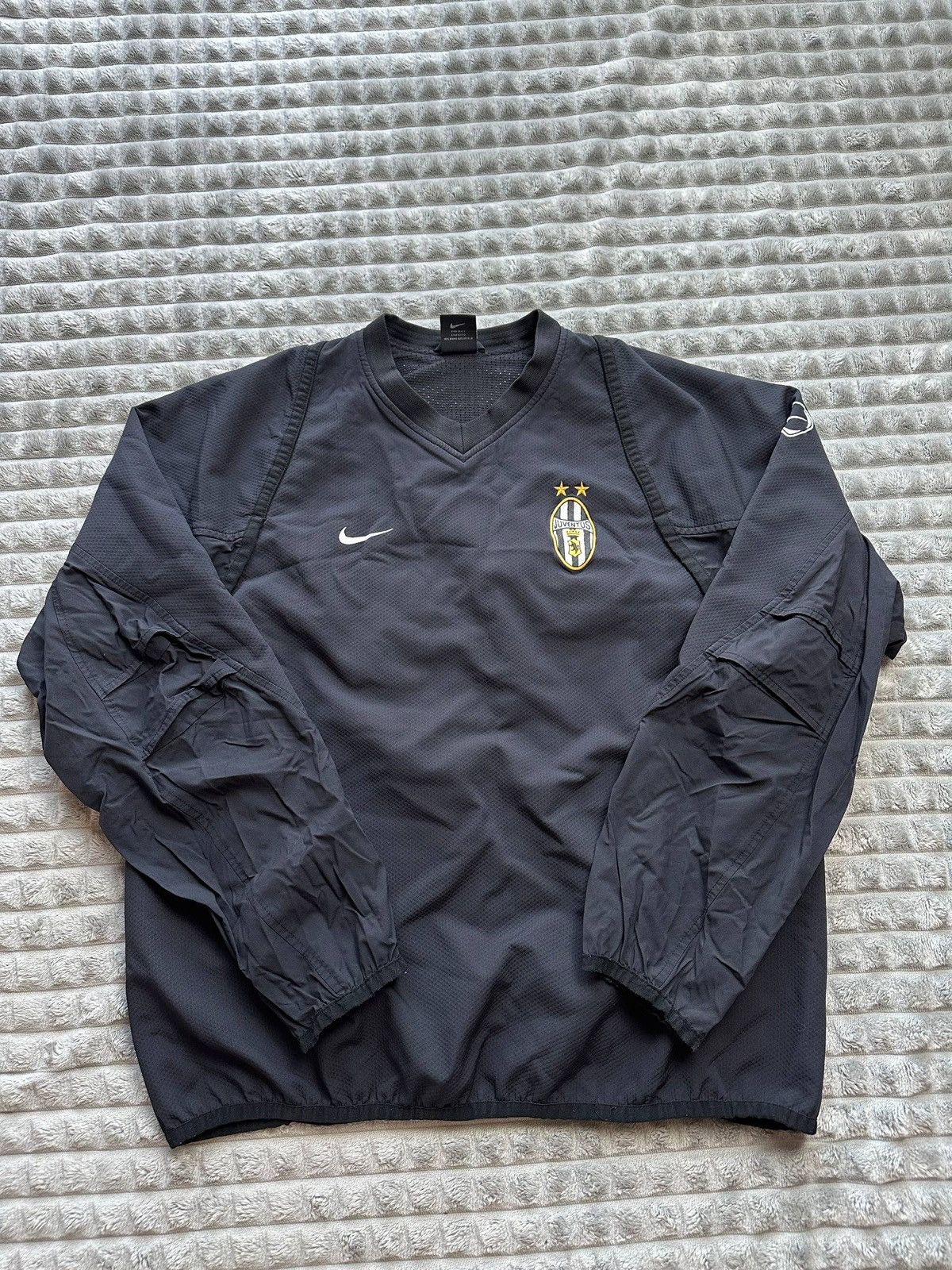Nike VINTAGE 90s NIKE JUVENTUS NYLON JACKET / CREWNECK Size US L / EU 52-54 / 3 - 4 Thumbnail