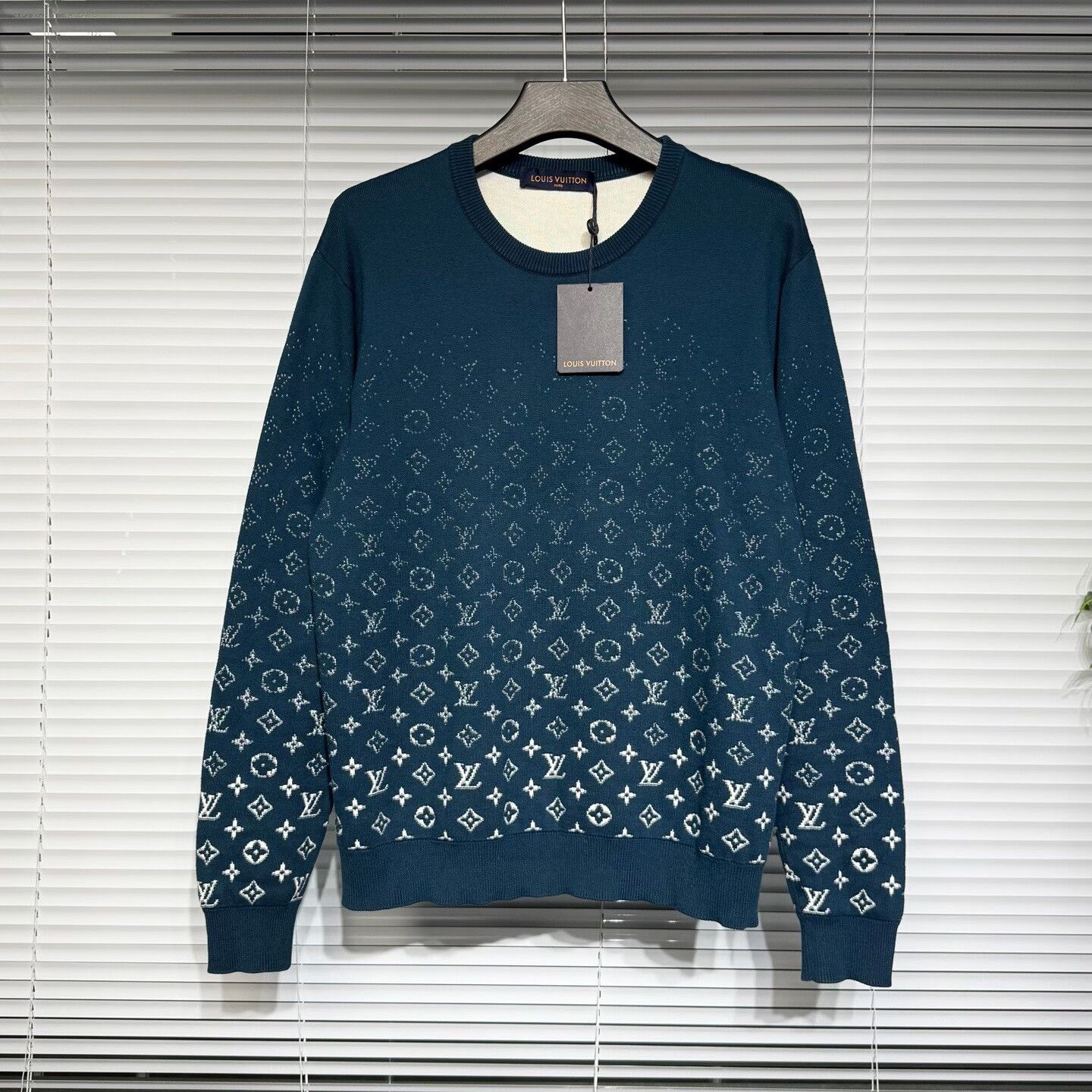 Louis Vuitton Louis Vuitton Monogram Gradient Sweater Size US L / EU 52-54 / 3 - 1 Thumbnail