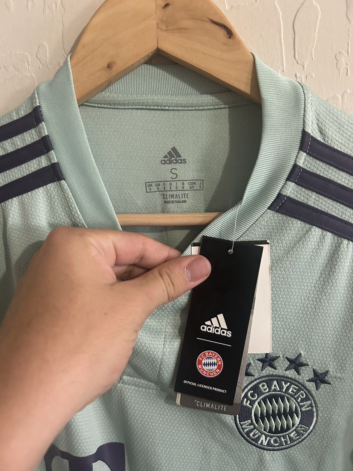 Adidas Bayern Munich Away Jersey 2018 2019 NWT Size US S / EU 44-46 / 1 - 2 Thumbnail