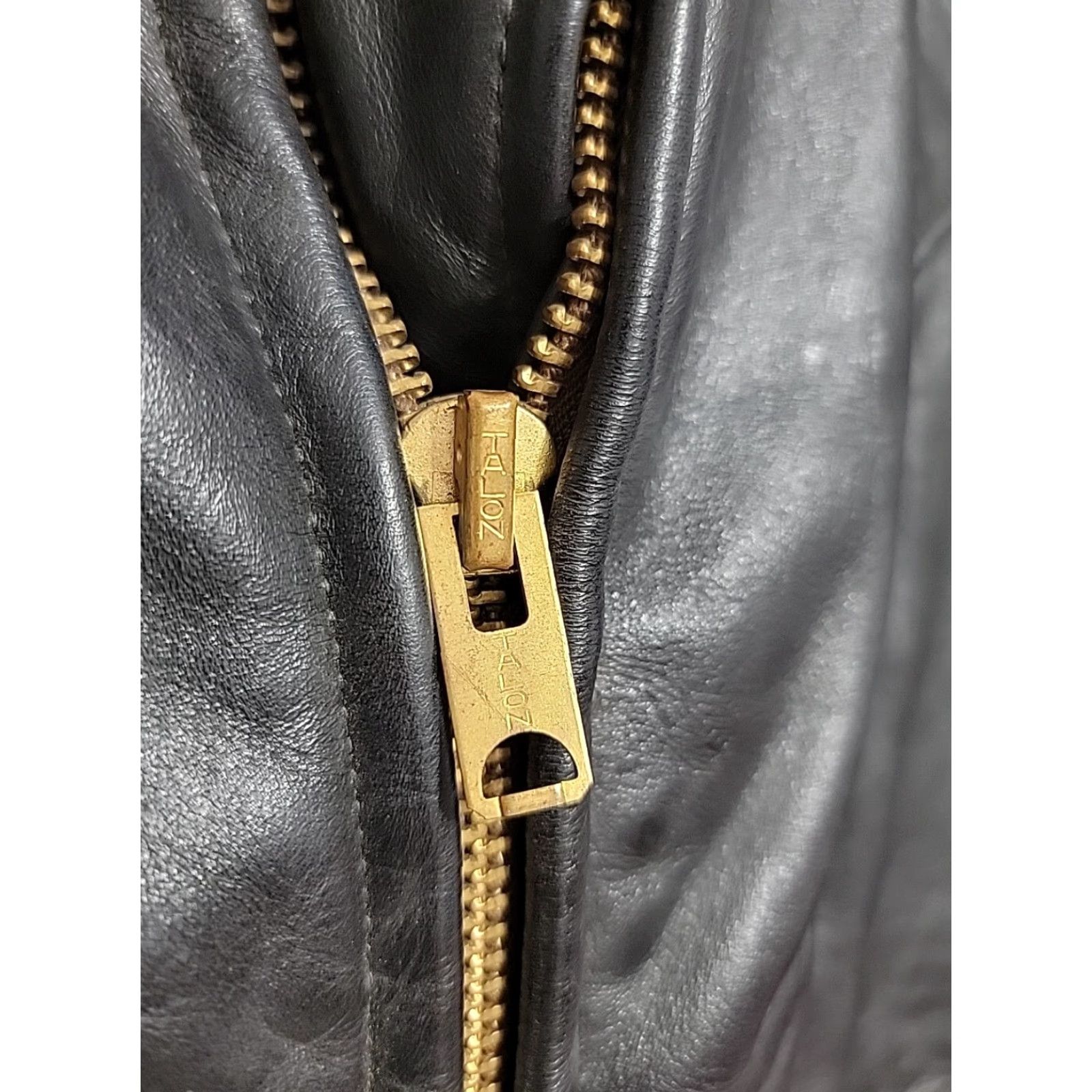 Vintage VINTAGE Passaic Leather Jacket Womens 10 Black Motorcycle Biker Cafe Racer Jacket Woman Regular Long Sleeve Zip Size L / US 10 / IT 46 - 2 Thumbnail