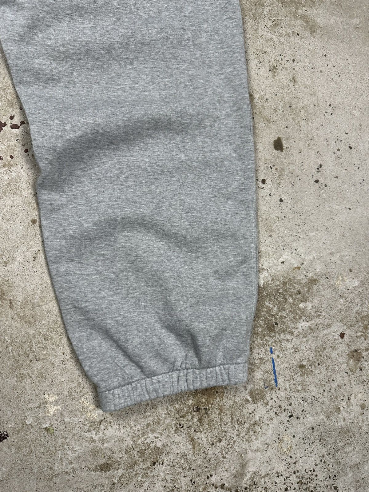 Nike Vintage Y2K Nike Baggy Grey Sweatpants Loose Swoosh rare Size US 38 / EU 54 - 14 Thumbnail