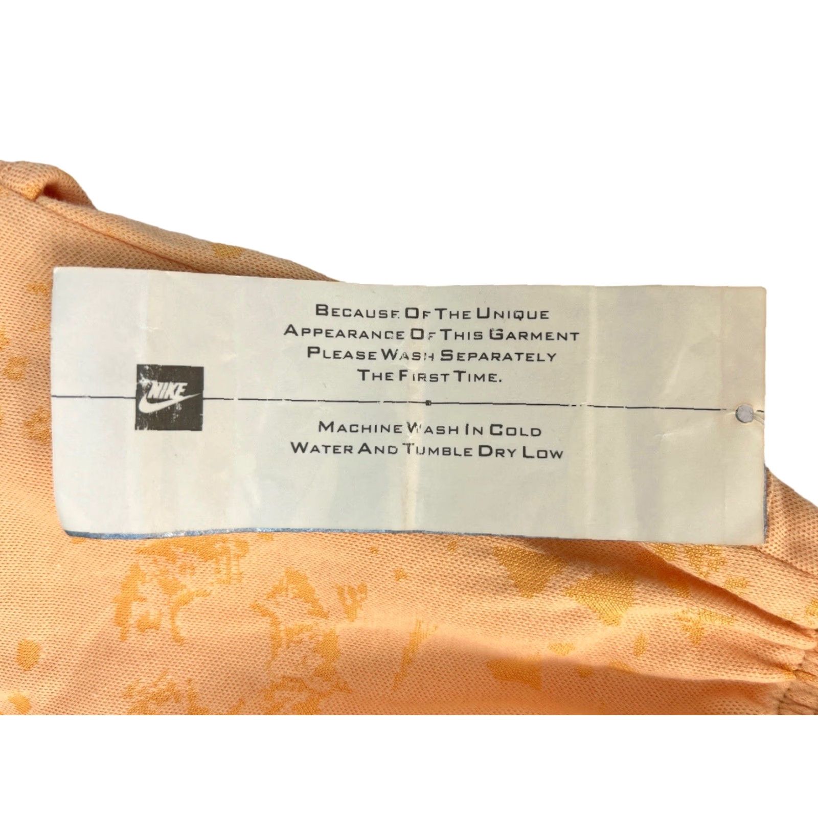 Nike VINTAGE Nike Shorts Womens M Deadstock NWT 90s Activewear Apricot Orange Embroidered Logo Elastic Waist Side Pockets Size 32" / US 10 / IT 46 - 3 Thumbnail