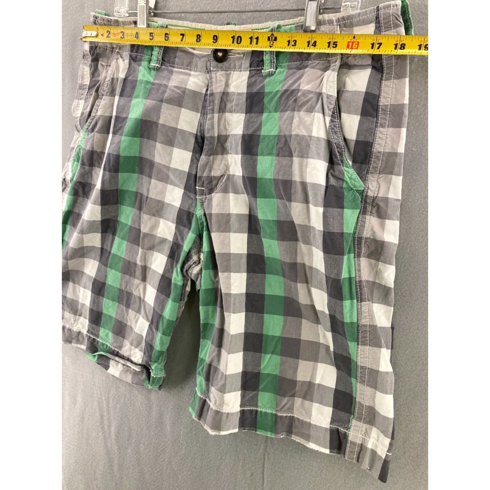 American Eagle Outfitters American Eagle Shorts 34 Mens Plaid Longer Length Skater Golf Size US 34 / EU 50 - 2 Thumbnail