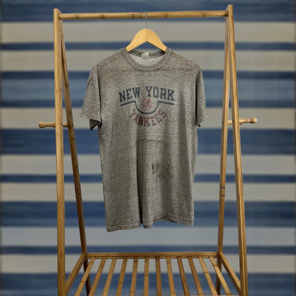 Champion VTG 80S New York Yankees MLB Paper Thin Burnout Worn 50/50 Gray T-Shirt XL Mens Camaro Size US XL / EU 56 / 4 - 1 Thumbnail