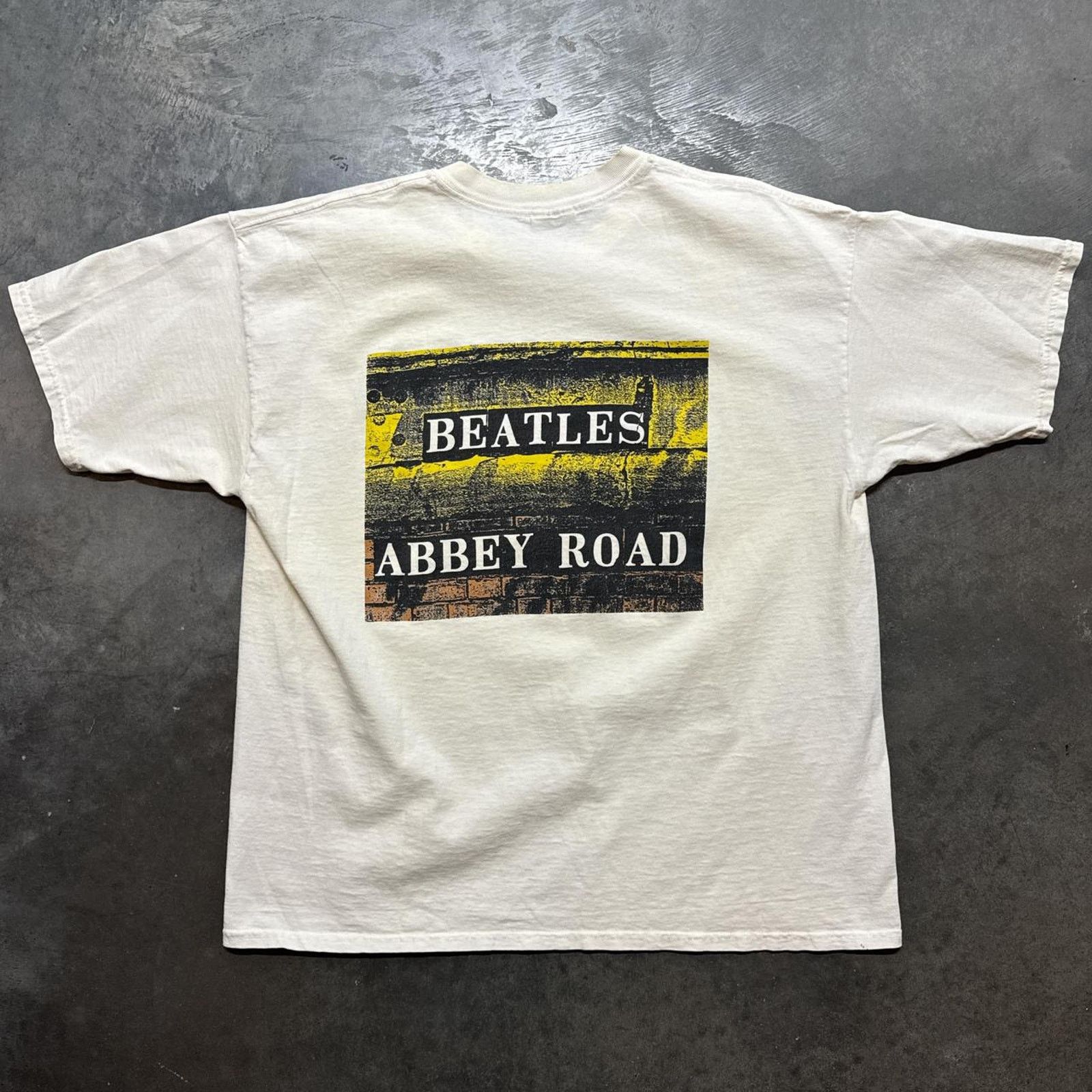 Vintage Vintage 90s The Beatles Abbey Road Double Sided Band T-Shirt Size US XL / EU 56 / 4 - 6 Thumbnail
