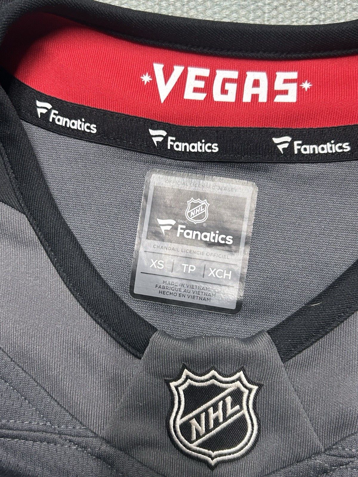 Vintage Fanatics hockey jersey Las Vegas golden knights Karlsson XS Size US XS / EU 42 / 0 - 6 Thumbnail