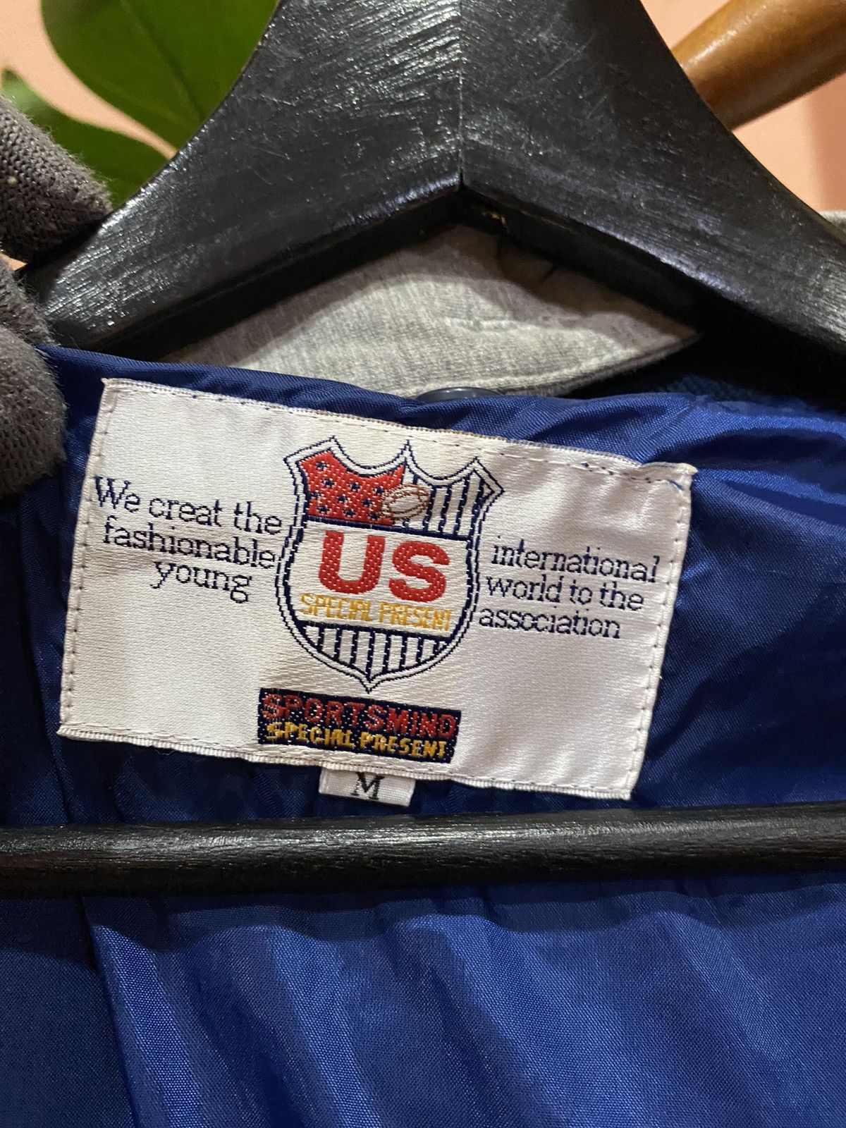 Vintage VINTAGE FITNESS STADIUM BASEBALL JACKET Size US L / EU 52-54 / 3 - 8 Thumbnail