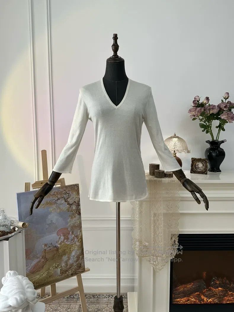 Hermes Hermes V-Neck Cashmere Knit Single-Sided H-Button Open-Bac Size M / US 6-8 / IT 42-44 - 1 Thumbnail