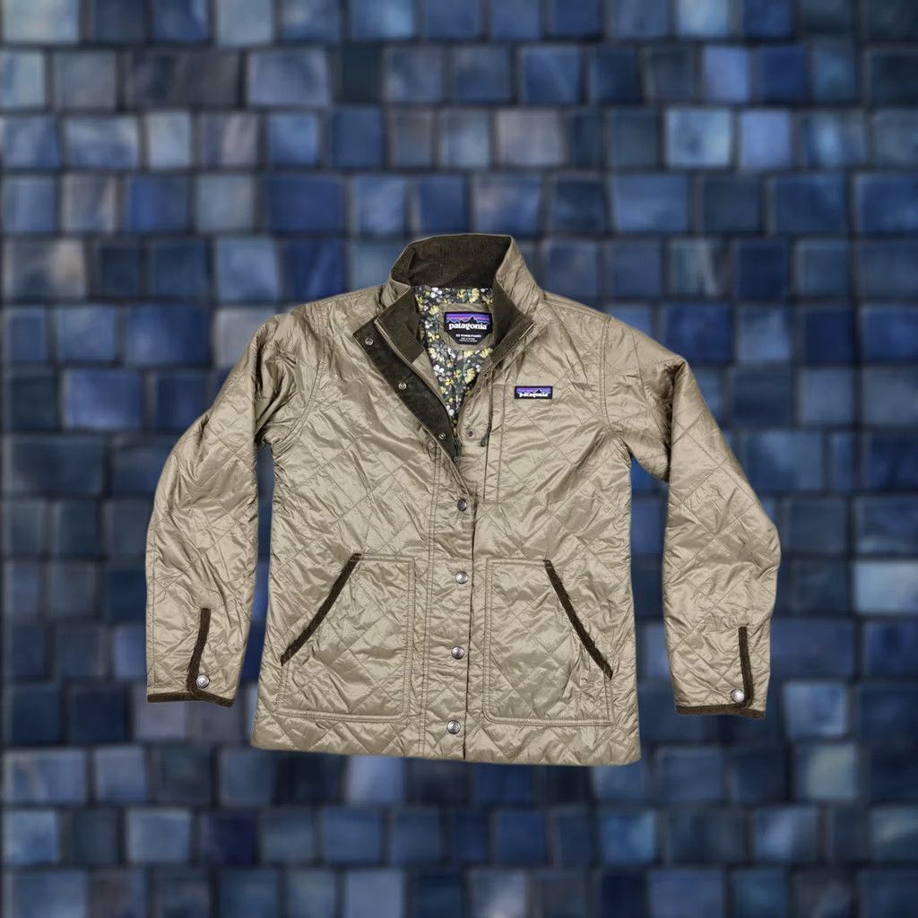 Patagonia Patagonia Jacket Womens XS Beige Snap Front Insulated Floral Lining Size XS / US 0-2 / IT 36-38 - 1 Thumbnail