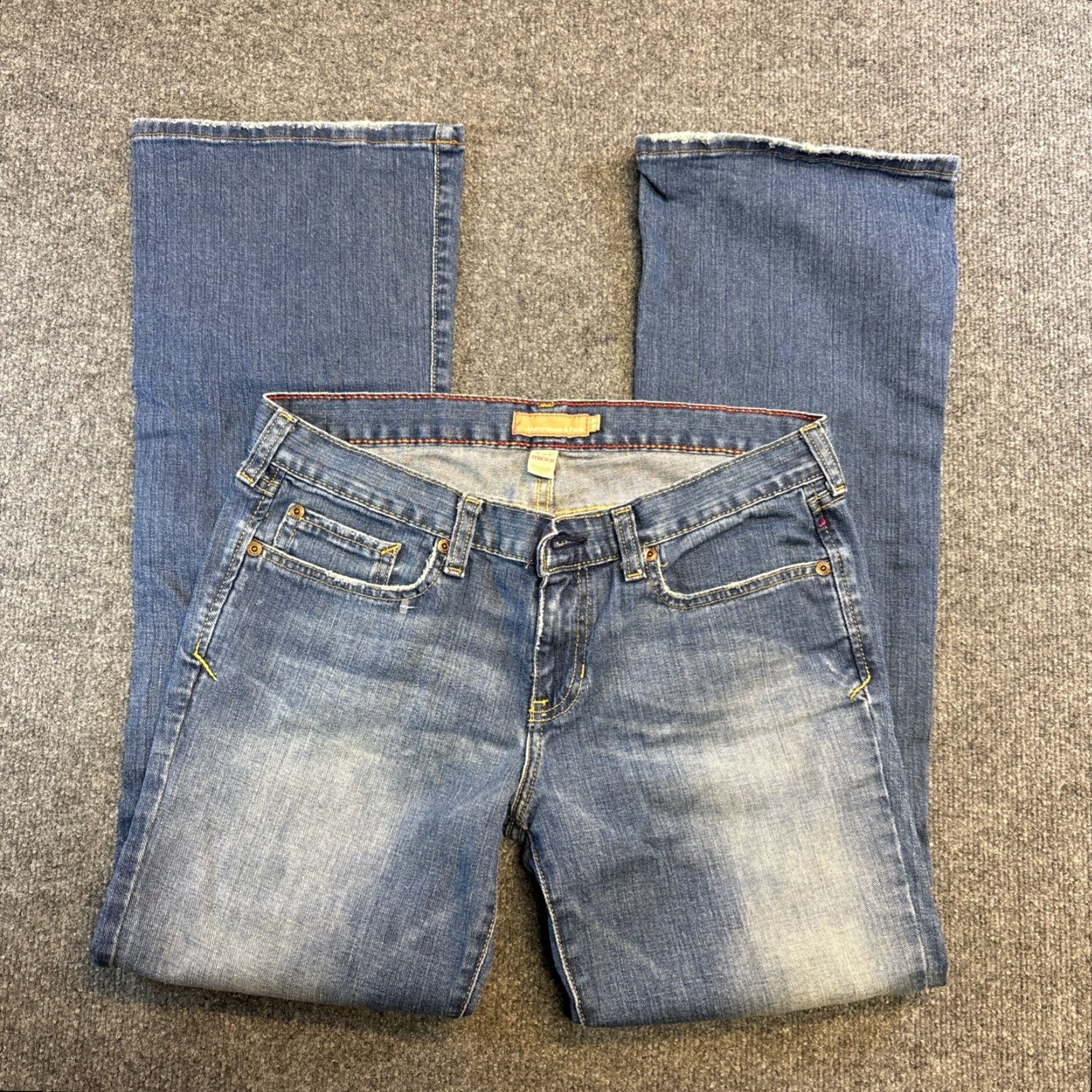 Abercrombie & Fitch VINTAGE Abercrombie & Fitch Bootcut Jeans 8R Denim Emma Low Rise Med Wash Womens Size 30" / US 8 / IT 44 - 4 Thumbnail