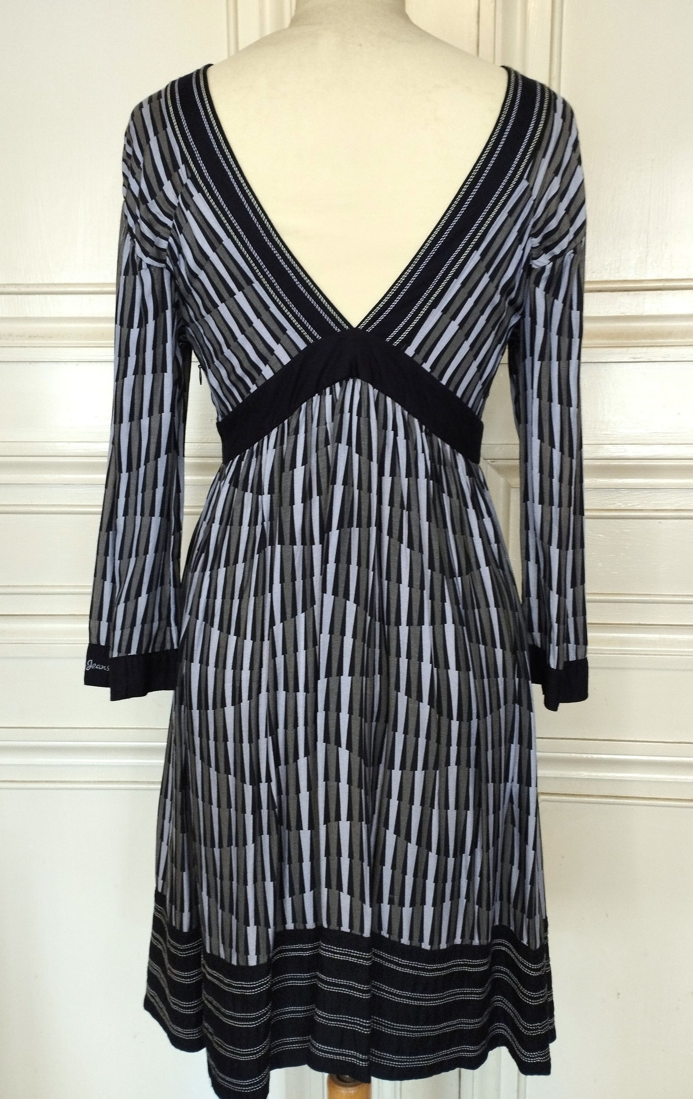 Calvin Klein Calvin Klein Robe Cocktail Soie Grand décolleté dos TS Size S / US 4 / IT 40 - 4 Thumbnail