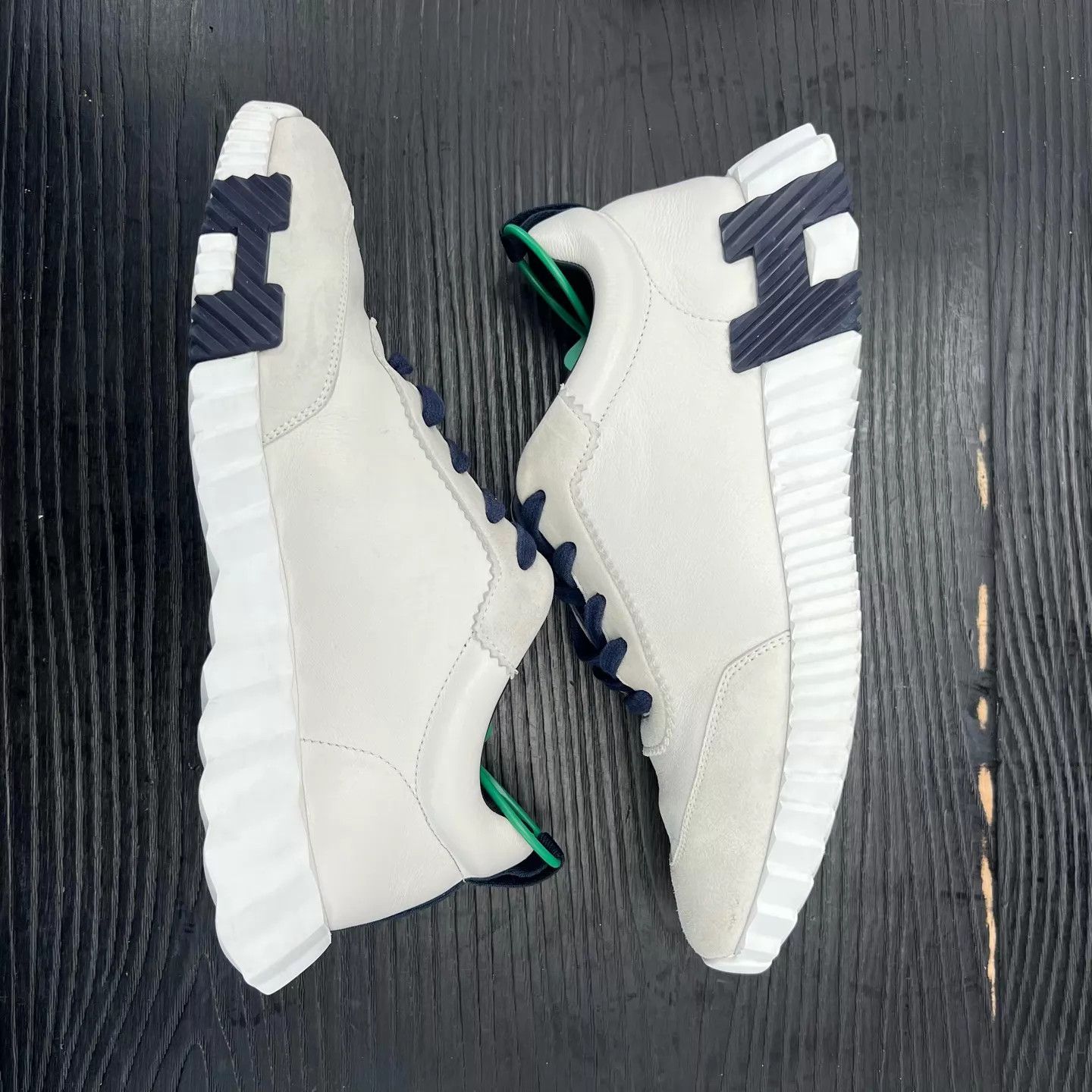 Hermes Hermès Bouncing White Black Blue 40 Like New Original Box Size US 7 / EU 40 - 4 Thumbnail