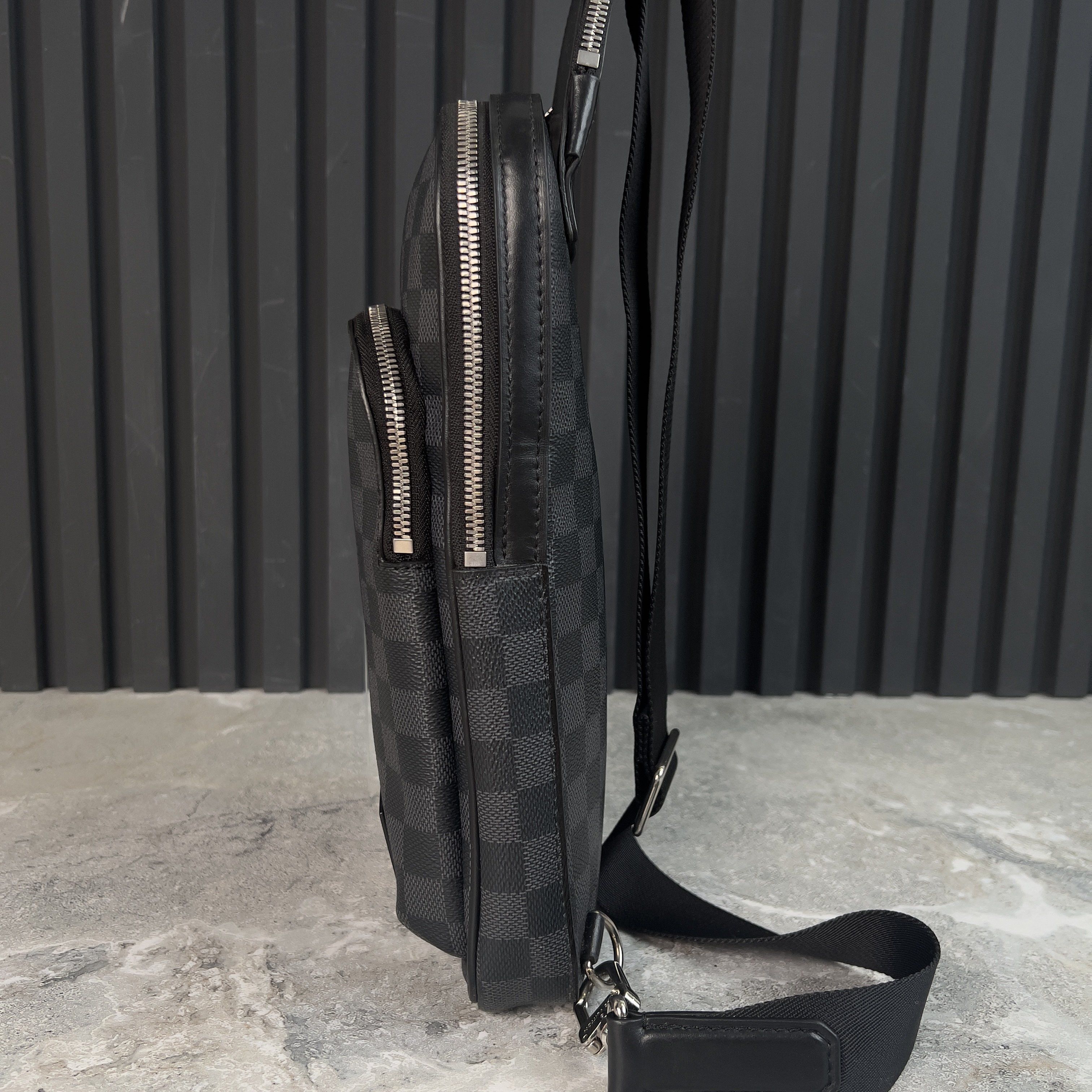 Louis Vuitton Avenue Damier Graphite Canvas Slingbag Bag Size ONE SIZE - 4 Thumbnail