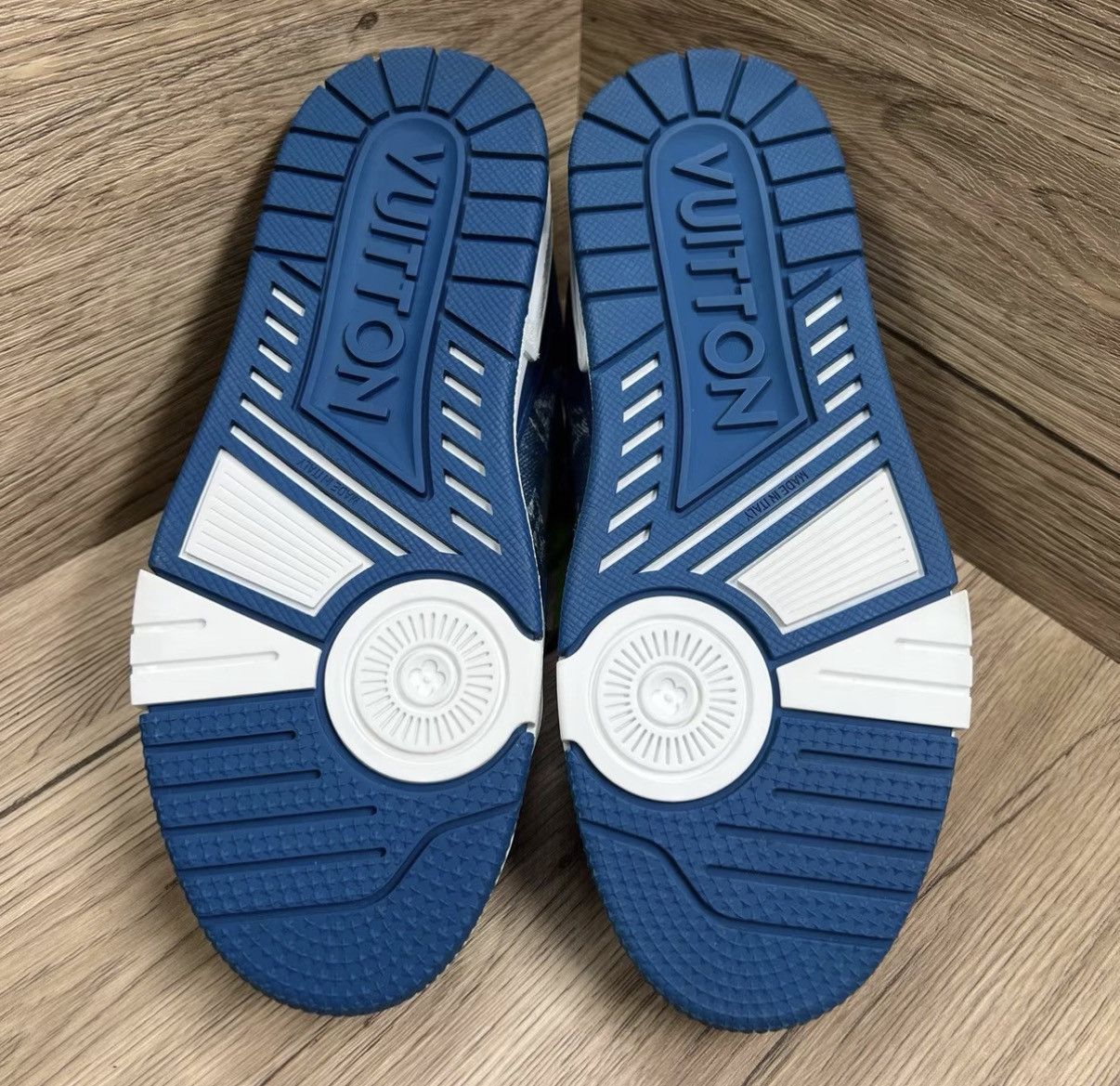 Louis Vuitton LV Trainer White & Blue Denim Sneakers J41 Size US 7 / IT 37 - 5 Thumbnail