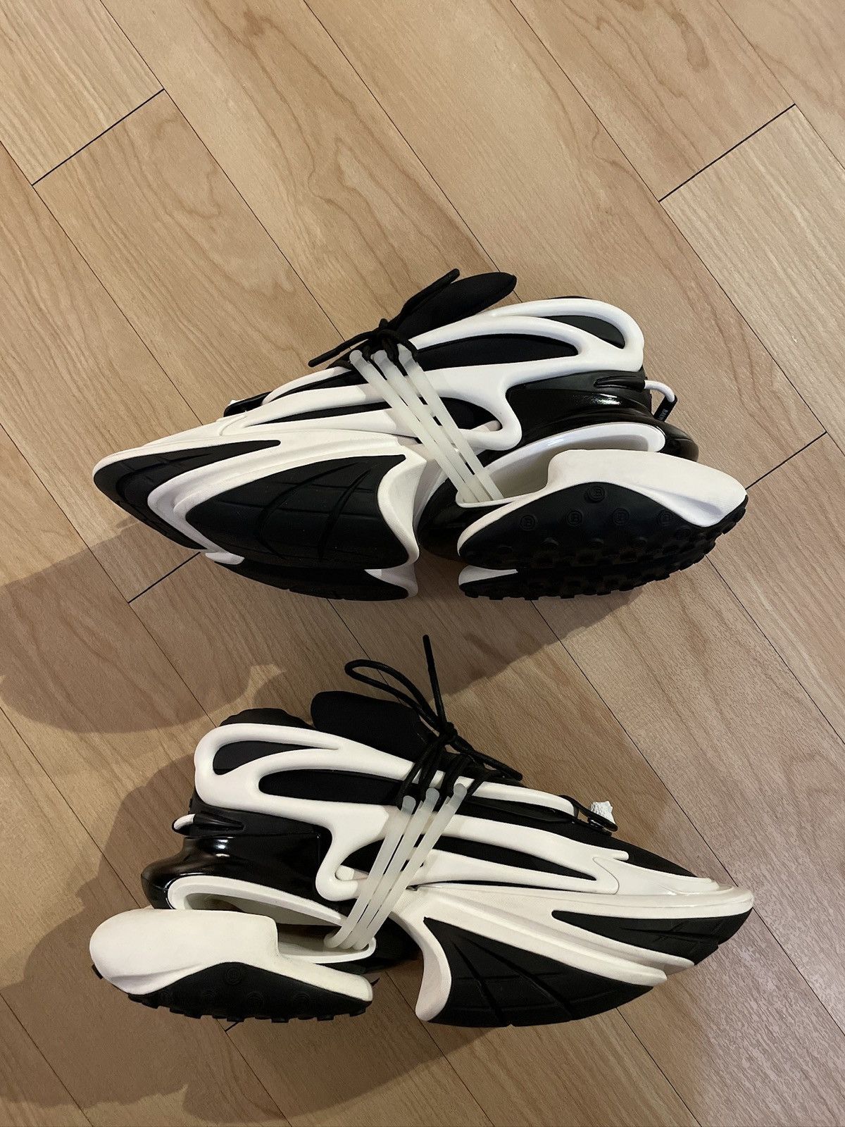 Balmain Balmain Unicorn US9 Size US 9 / EU 42 - 2 Thumbnail