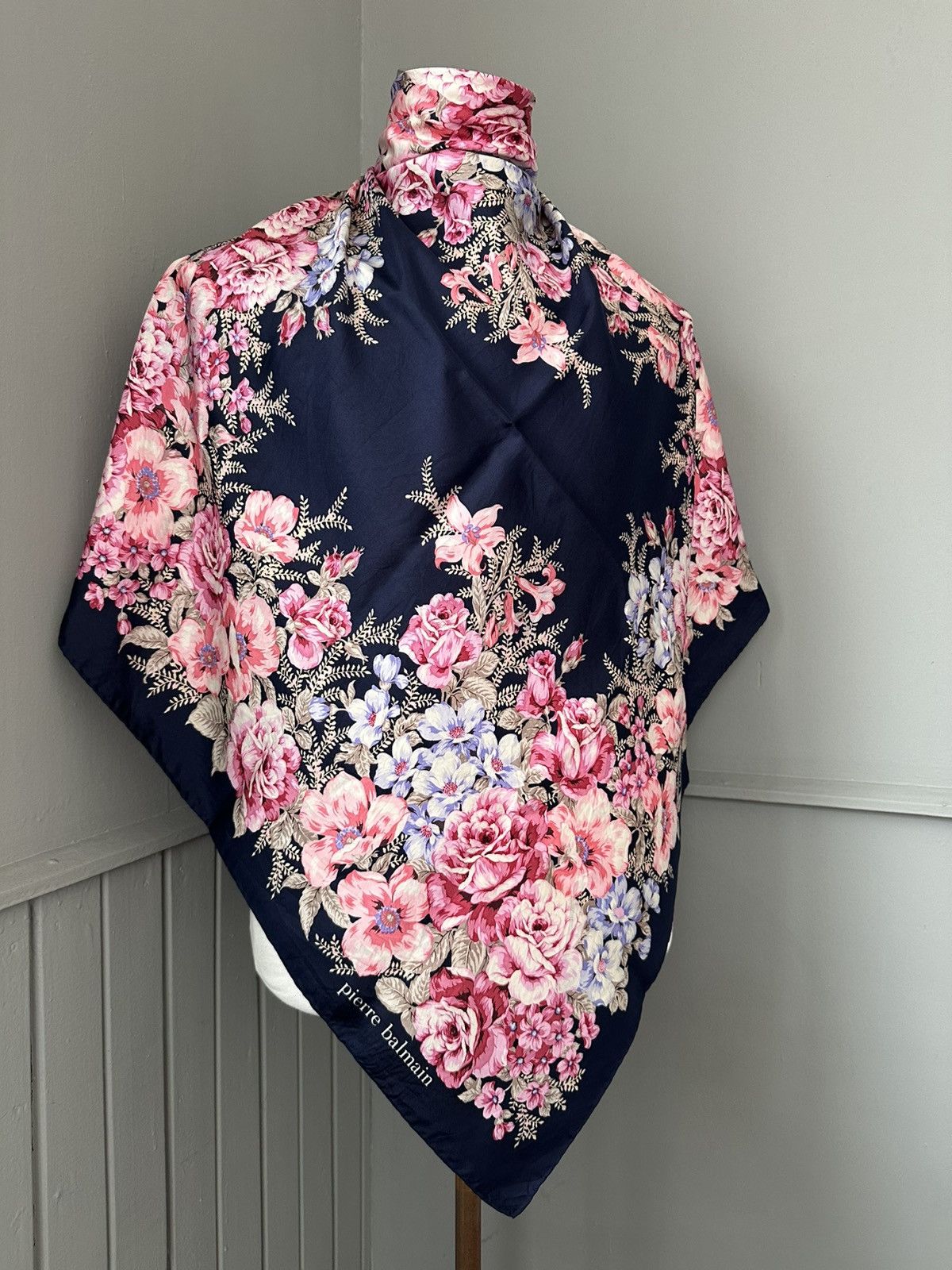 Pierre Balmain Pierre Balmain Floral Pattern Silk Scarf Size ONE SIZE - 2 Thumbnail
