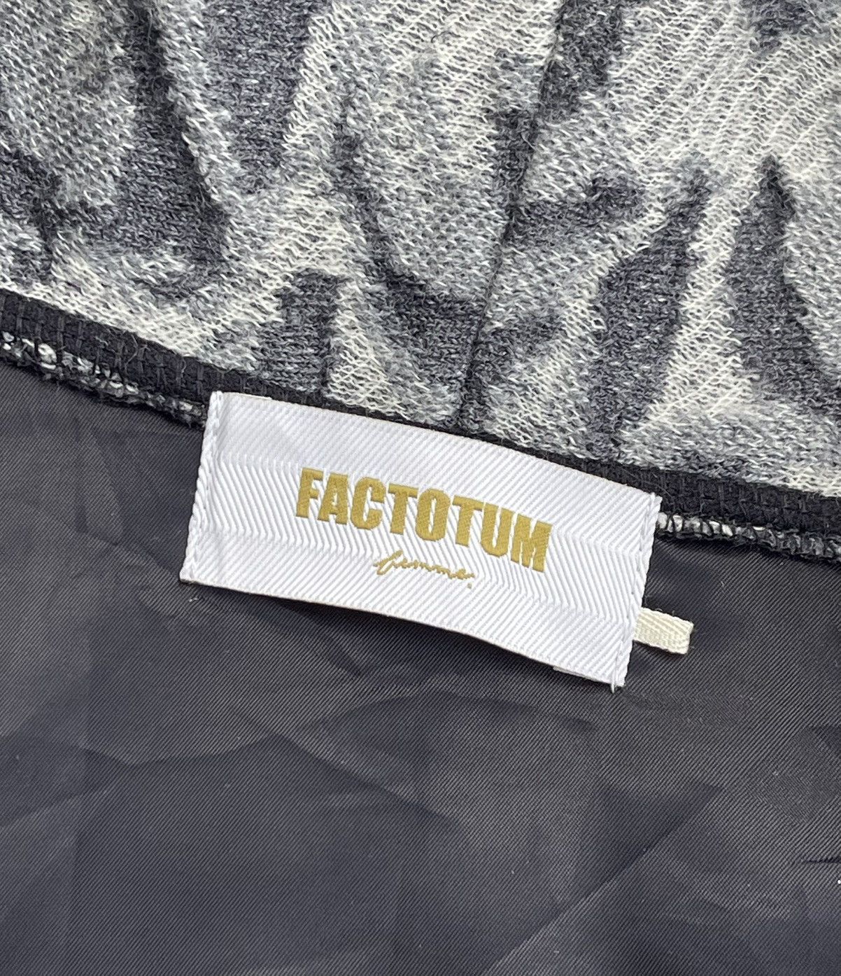 Designer × FACTOTUM × Japanese Brand 🔥RARE🔥 FACTOTUM JAPAN WOOL CHEETAH STYLE CARDIGAN Size US S / EU 44-46 / 1 - 9 Thumbnail