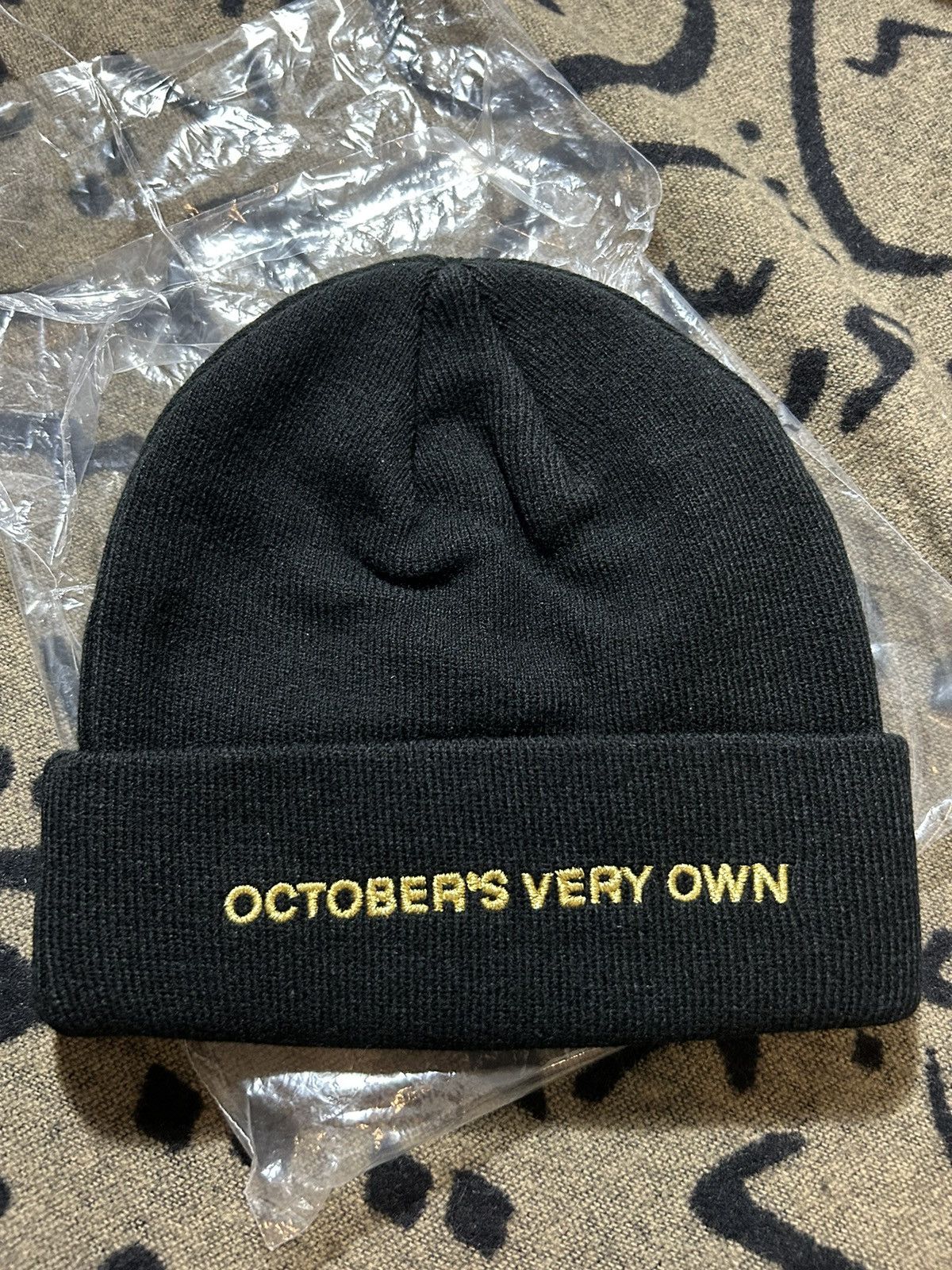 October's Very Own 2022 Classic Owl Beanie Size ONE SIZE - 4 Thumbnail