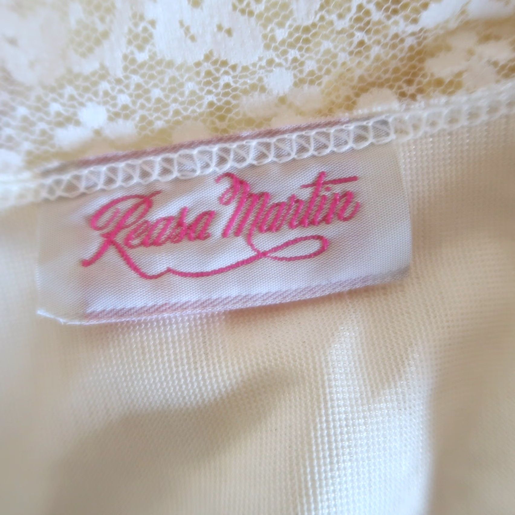 Vintage VINTAGE Reasa Martin White Robe Mid Length Long 80s Womens M White Robe Lace Trim Tie Polyester 48" 18" Pit to Pit Size ONE SIZE - 5 Thumbnail