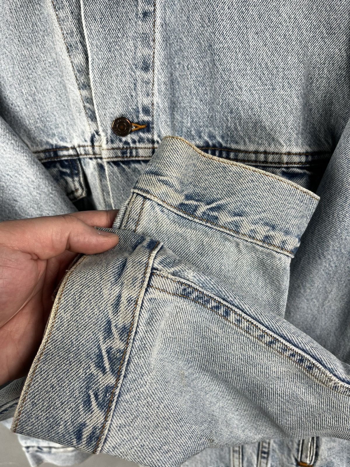 Levi's Levis distressed denim jacket vintage Size US L / EU 52-54 / 3 - 13 Thumbnail