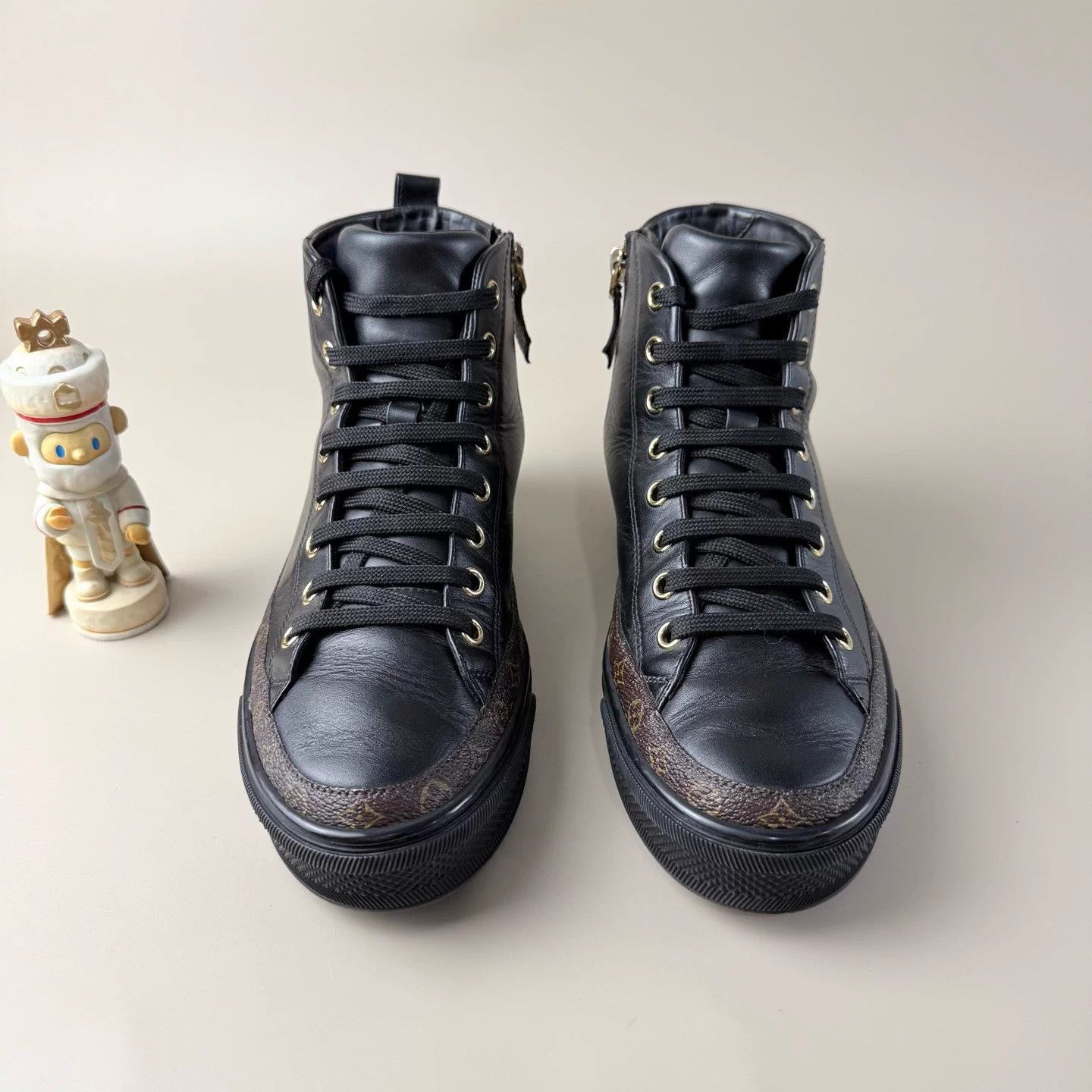 LV Monogram black and brown zipper sneakers 35 EU