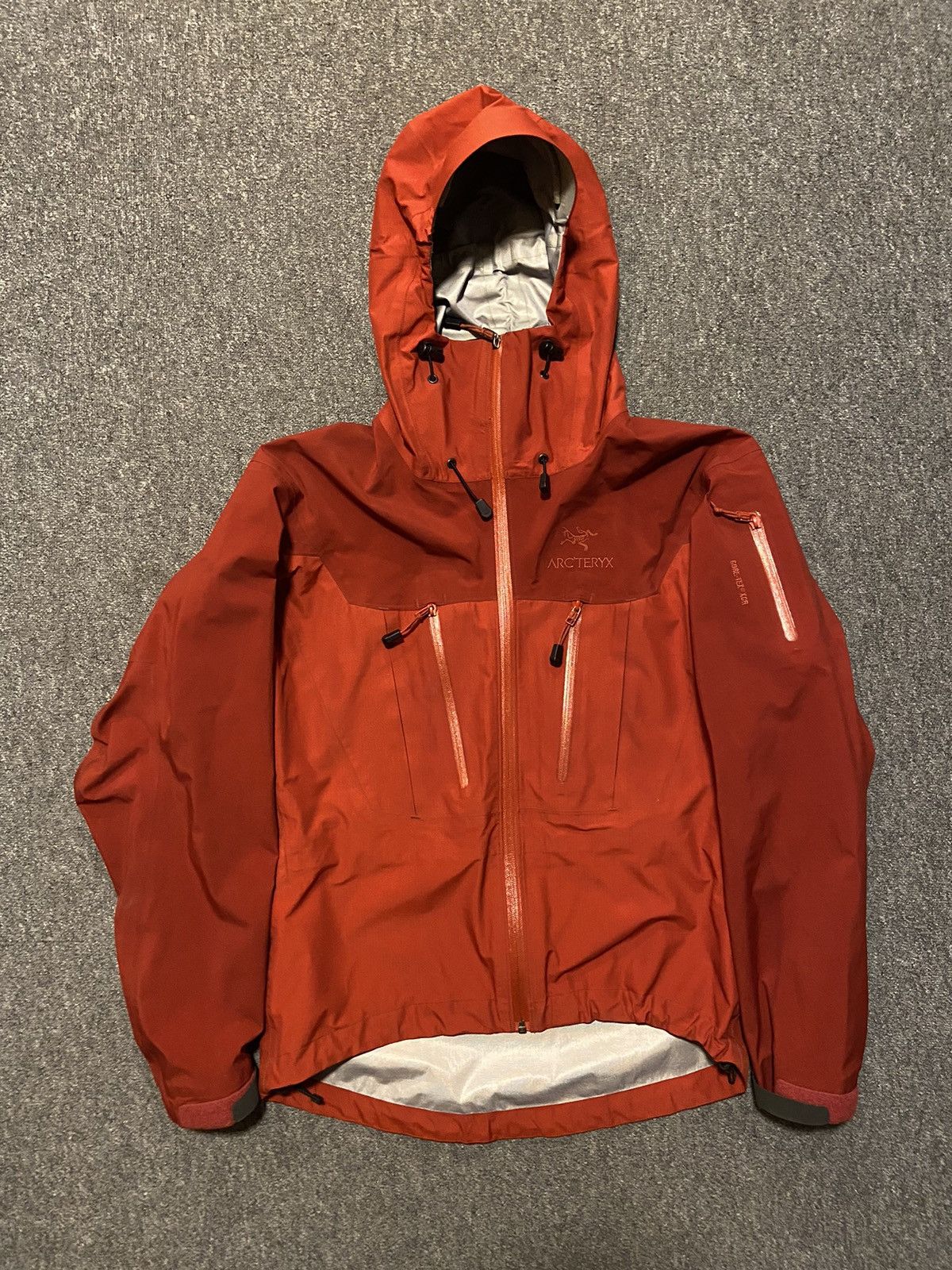 image of Vintage Arcteryx Alpha Sv Jacket, Men's (Size Small)
