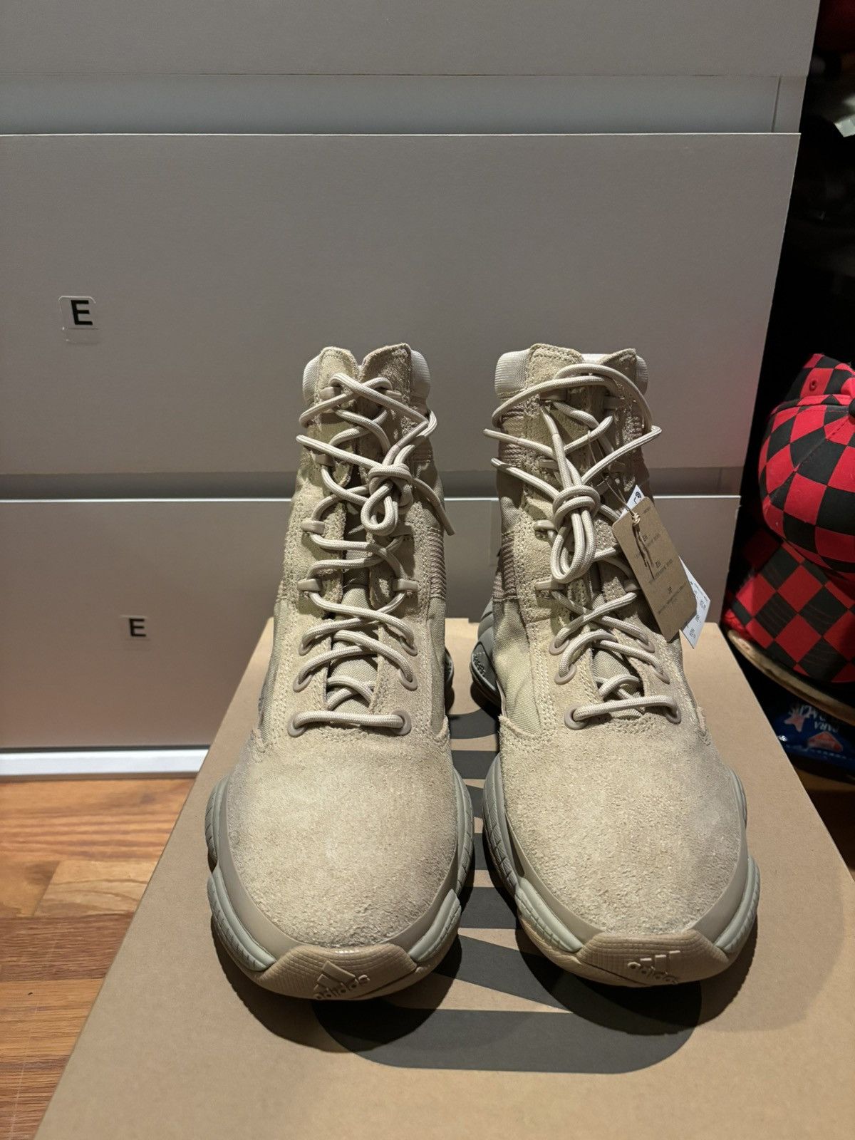 Adidas Adidas Yeezy 500 tactical utility high sand size 10.5 Size US 10.5 / EU 43-44 - 2 Thumbnail