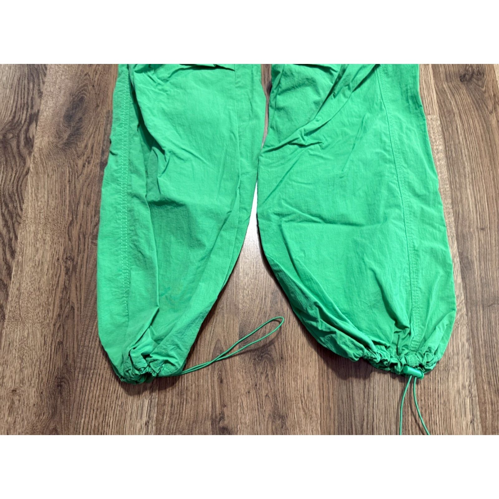 Vintage Love Tree Pants Women's Small Green Windbreaker Pants Elastic Waist Nylon Regular Modern Windbreaker Style Spring Fall Summer Shoes? Size 28" / US 6 / IT 42 - 3 Thumbnail