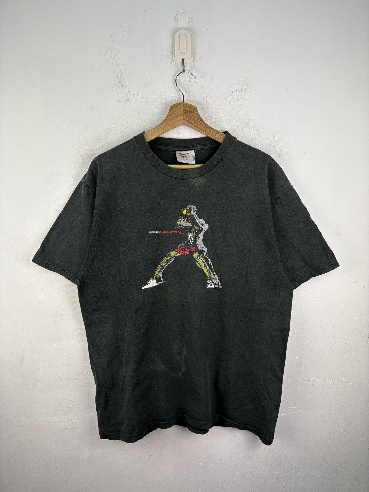 Vintage Sunfaded Nike Basketball Michael Jordan Art Tee
