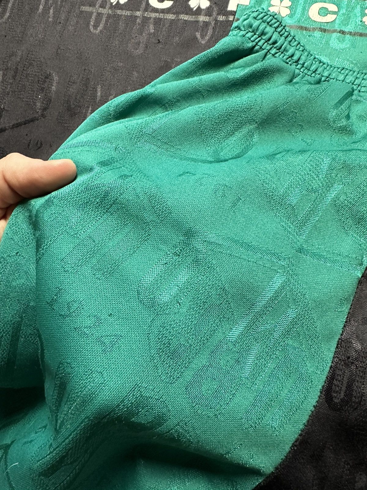 Vintage Vintage Umbro Celtic soccer jersey retro rare big logo M/L Size US L / EU 52-54 / 3 - 22 Thumbnail