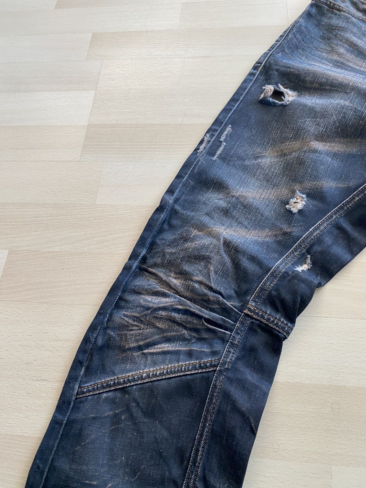 John Galliano John Galliano Distressed Dirt Raw Denim Jeans Size US 31 - 9 Thumbnail
