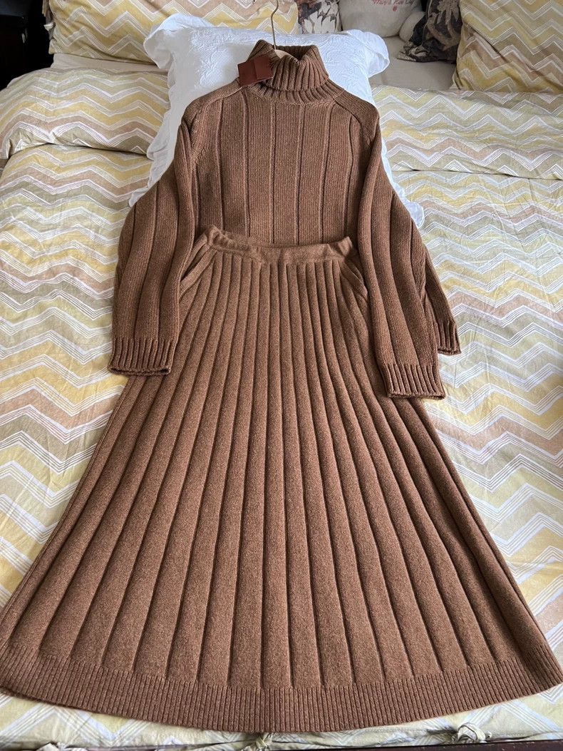 Loro Piana LORO PIANA Small cashmere sweater, trousers, skirt Size S / US 4 / IT 40 - 5 Thumbnail