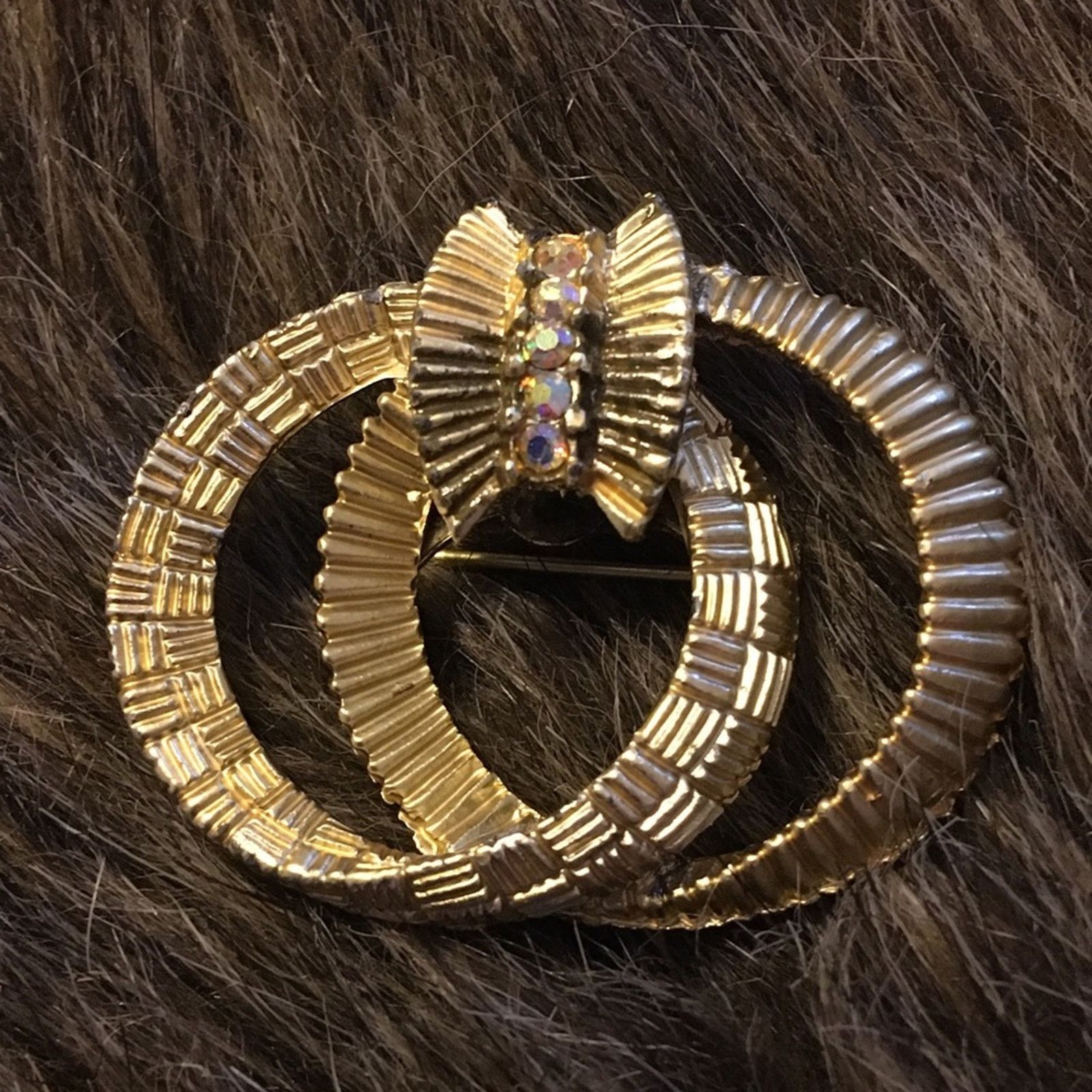 Vintage Vintage 60s gold tone aurora borealis brooch Size ONE SIZE - 1 Thumbnail