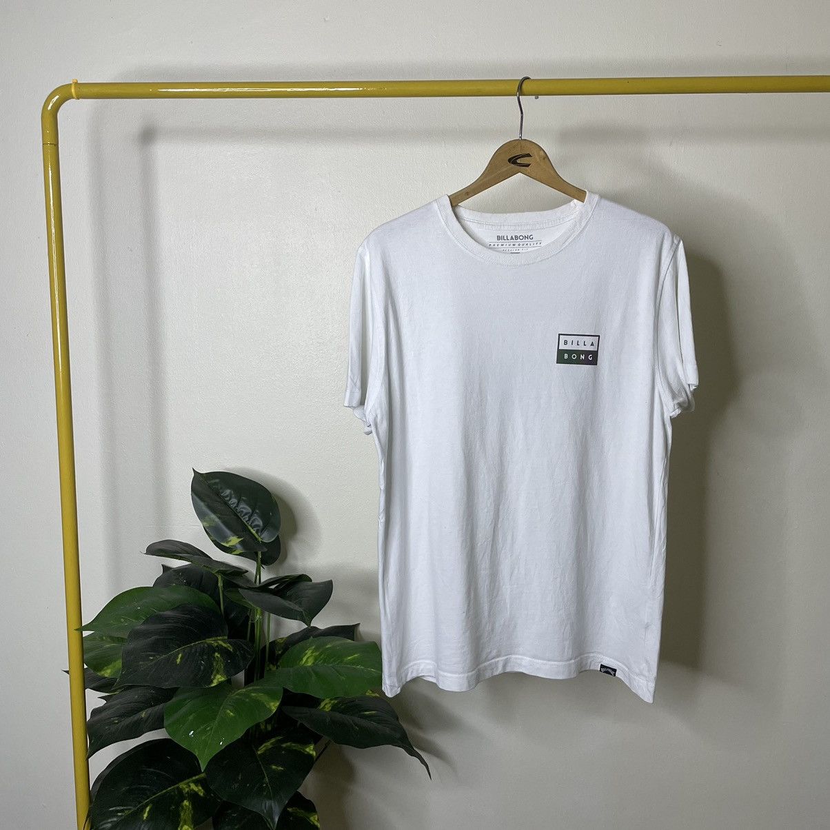 Billabong Billabong Chameleon Backhit Logo T Shirt Rare Design Size US L / EU 52-54 / 3 - 5 Thumbnail