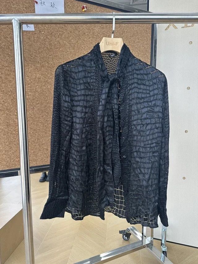 Versace Versace Pebbled silk-blend shirt Size XL / US 12-14 / IT 48-50 - 1 Thumbnail