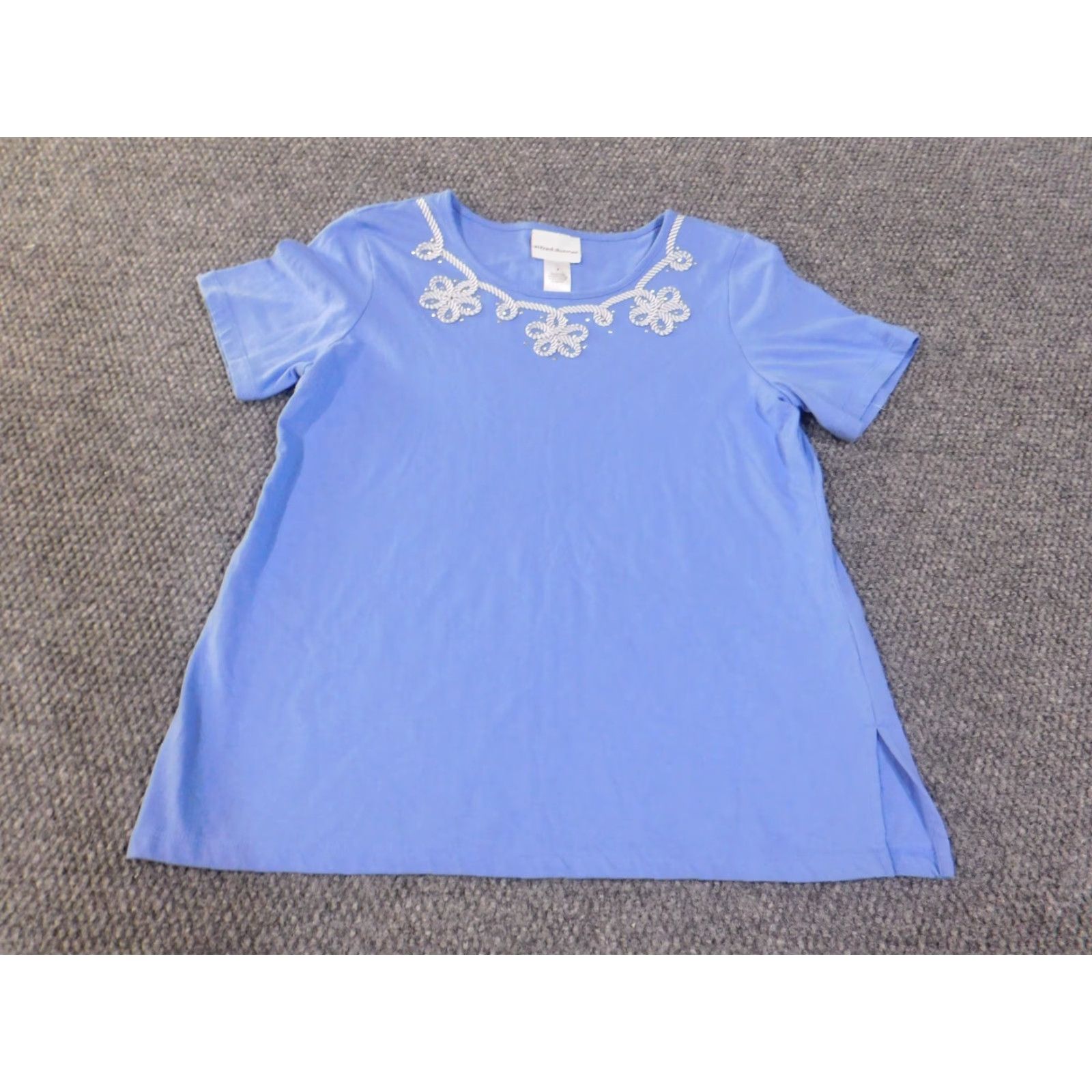 Vintage Alfred Dunner Blouse Shirt Womens Small Blue Beaded Embellishments Cotton Pullover V-Neck Casual Short Sleeve Beaded Pattern Floral Regular Fit Size S / US 4 / IT 40 - 2 Thumbnail