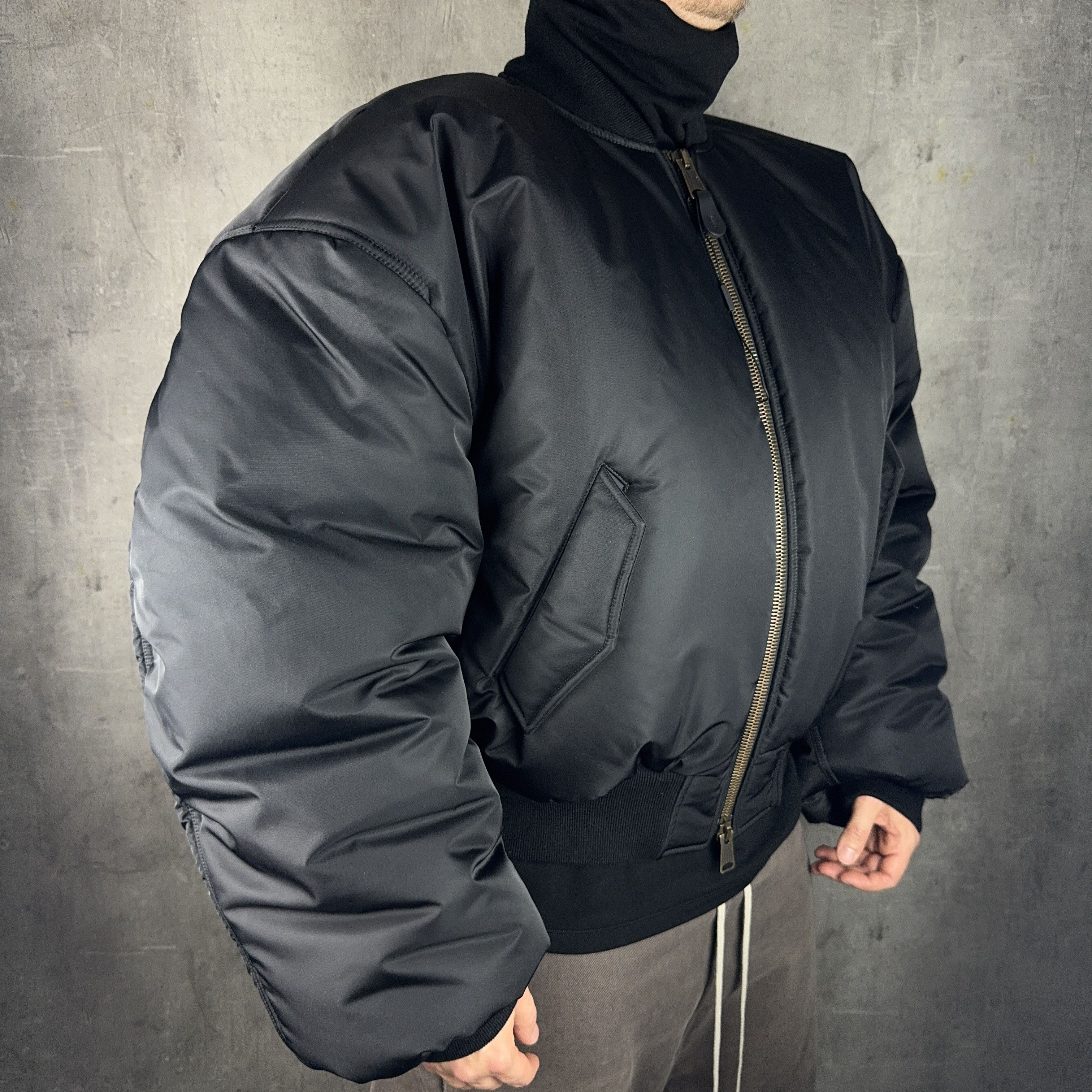 Balenciaga BALENCIAGA SS23 Runway Mud Show Padded Nylon Steroid Bomber Size US S / EU 44-46 / 1 - 4 Thumbnail
