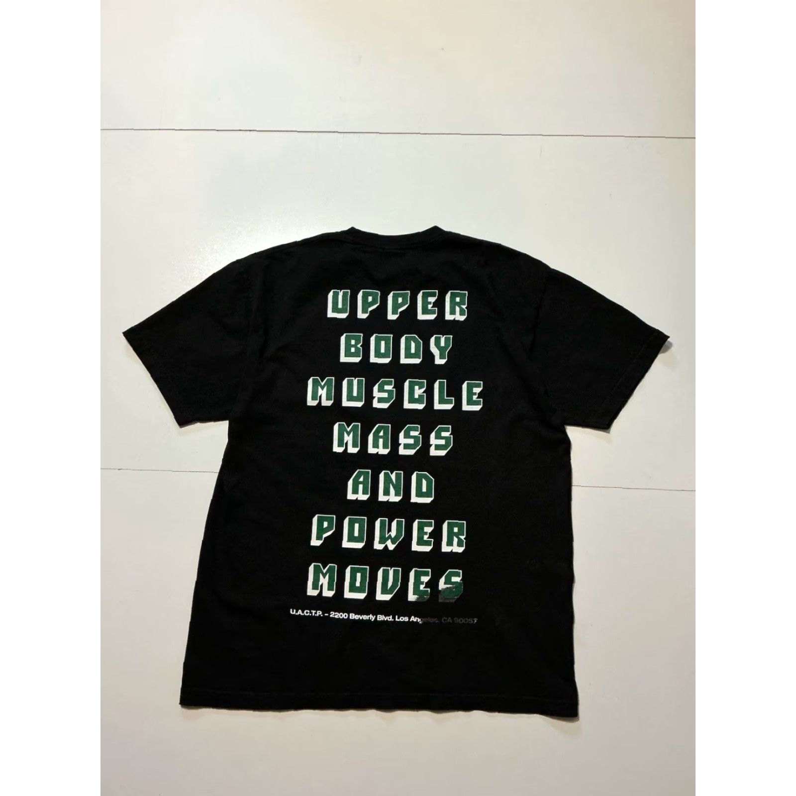 Undefeated VINTAGE Undefeated X UACTP Fit Upper Body Muscle Mass & Power Moves Graphic T-Shirt Sz.L Size US L / EU 52-54 / 3 - 3 Thumbnail