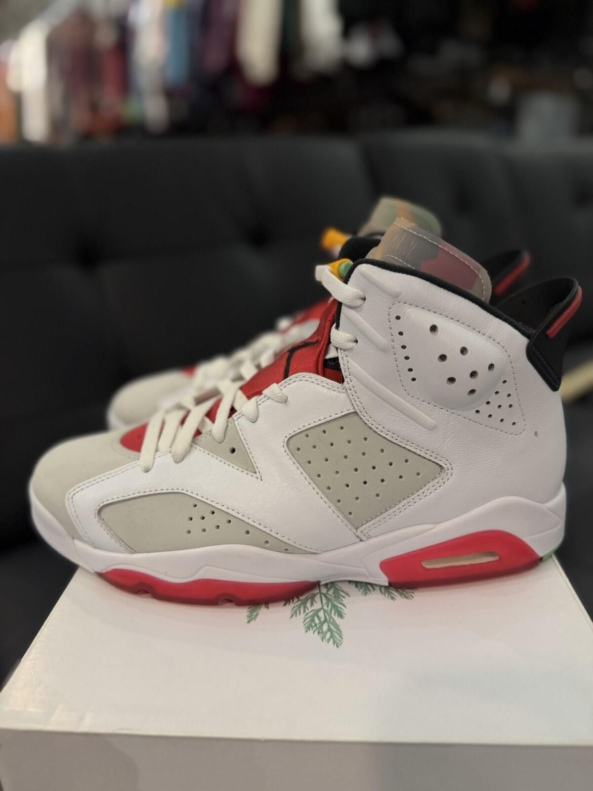 Jordan Brand Air Jordan 6 Retro Men's Size 10 Hare Sneakers Size US 10 / EU 43 - 4 Thumbnail