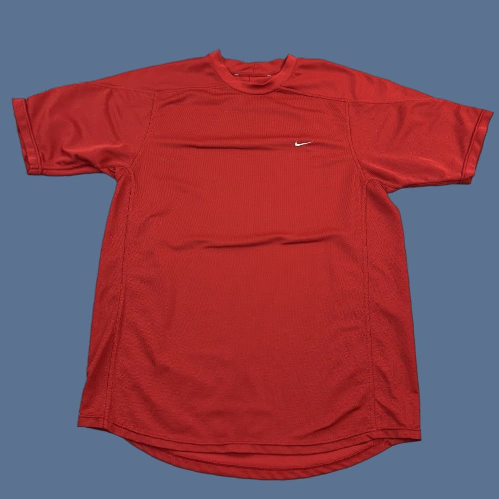 Nike VINTAGE Nike Shirt Mens M Red Lightweight Embroidered Swoosh Y2K Nike Shirt Mens M Red Lightweight Embroidered Swoosh Y2K Size US M / EU 48-50 / 2 - 1 Thumbnail