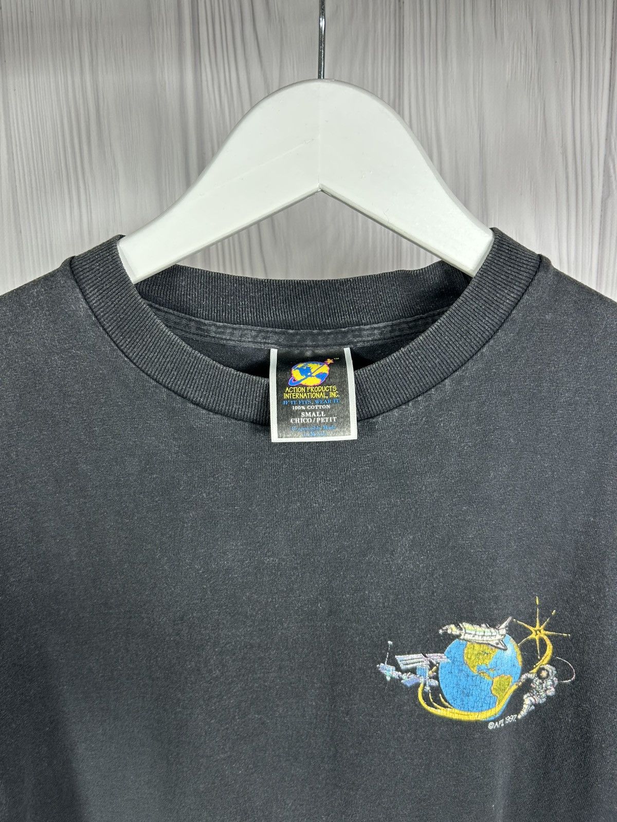 Vintage VTG 1997 Kennedy Space Center Moon Landing USA Flag T-Shirt Size US S / EU 44-46 / 1 - 7 Thumbnail