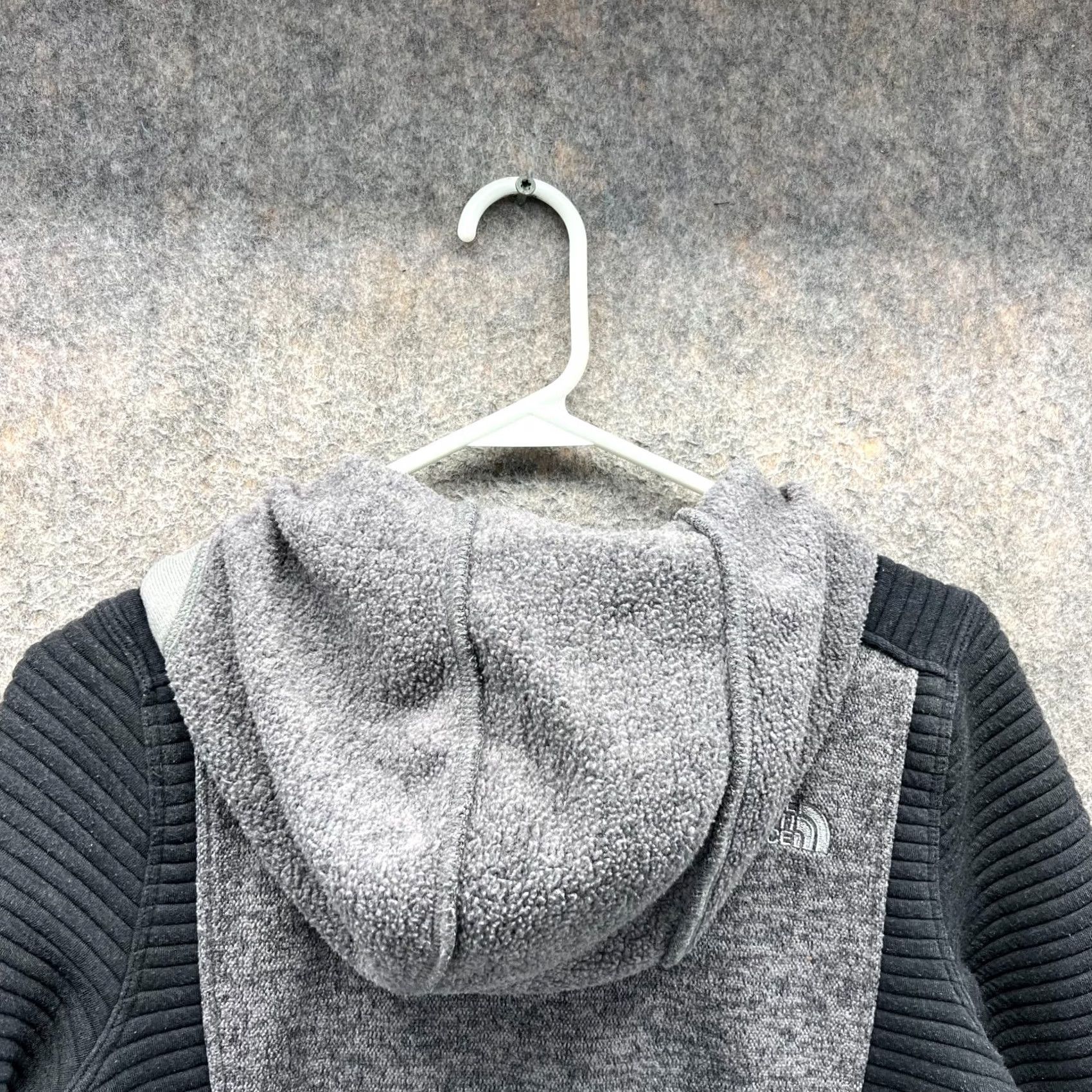 The North Face VINTAGE The North Face Hoodie Women Small Gray Fleece Full Zip Jacket Drawstring Ribbed Pattern: Solid, Logo, Size S / US 4 / IT 40 - 3 Thumbnail