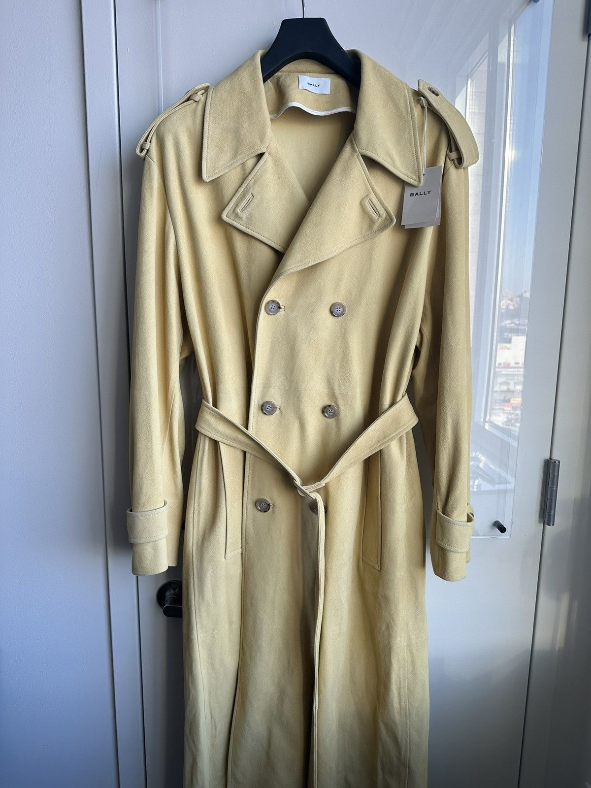 Bally Runway Yellow Suede Trench Coat Size US L / EU 52-54 / 3 - 1 Thumbnail