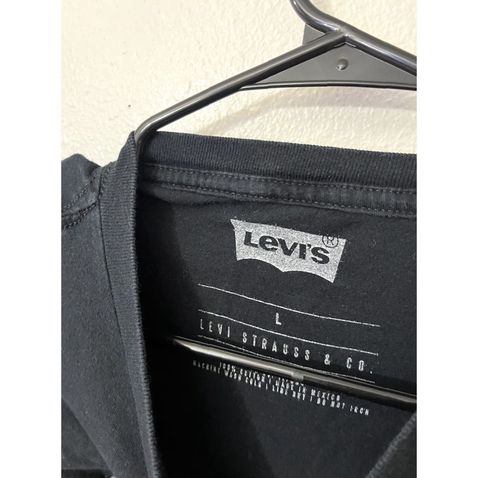 Logo 7 Levi’s Mens Cotton T-Shirt Black Logo Short Sleeve M Adult Unisex Retro Style Brand Shirt Mens Black Logo Tee 80s 90s Size US M / EU 48-50 / 2 - 4 Thumbnail