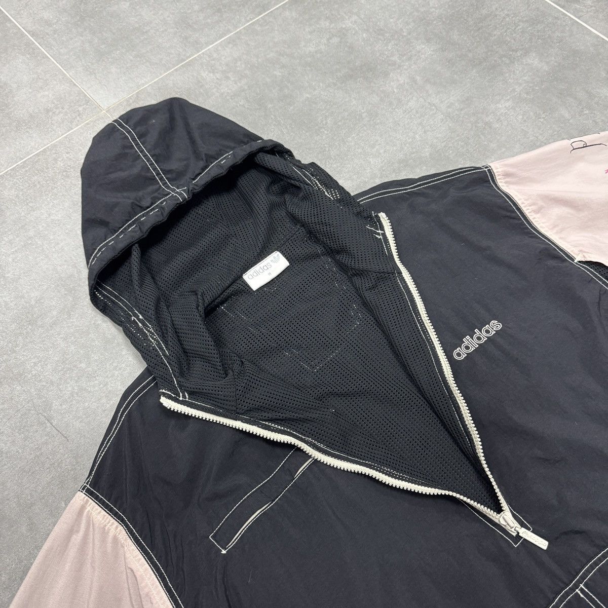 Adidas Vintage Adidas Beach Volleyball 1/2 Zip Nylon Jacket Size M Size US M / EU 48-50 / 2 - 10 Thumbnail