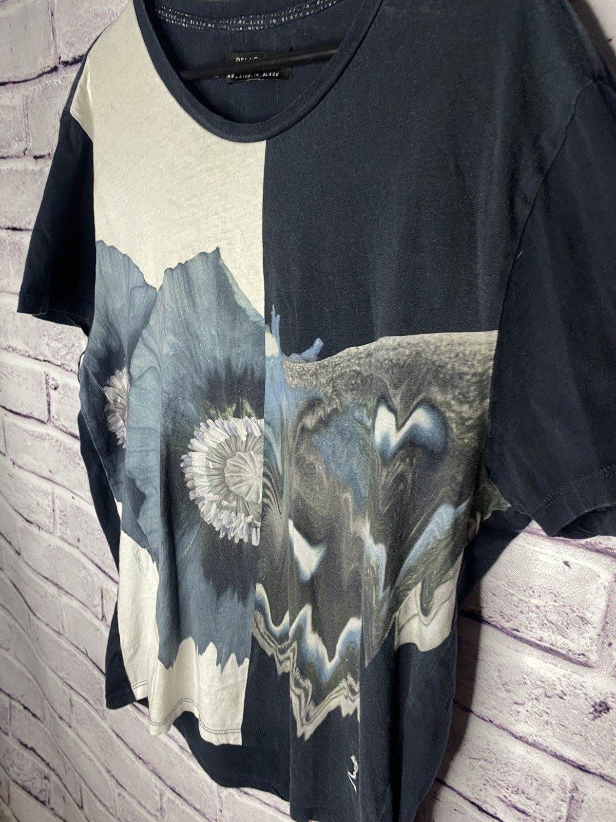 Vintage Mens Vintage T-Shirts Religion White/Black Tee Flower Print Size US M / EU 48-50 / 2 - 6 Thumbnail