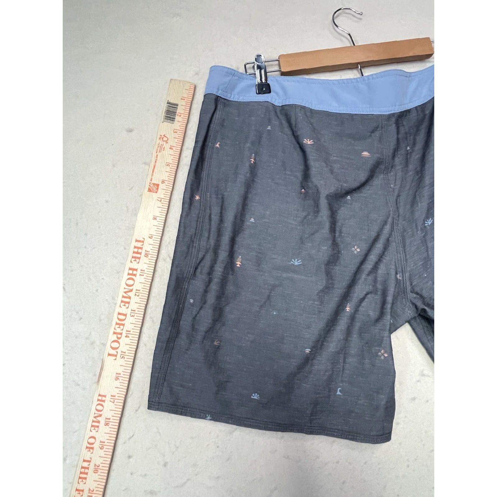 Quiksilver Quicksilver VTG Quicksilver Board Shorts Mens 34 Swim Trunks Surfer Blue Gray Multicolor Geometric Drawstring (Regular) Mens Size US 34 / EU 50 - 6 Thumbnail