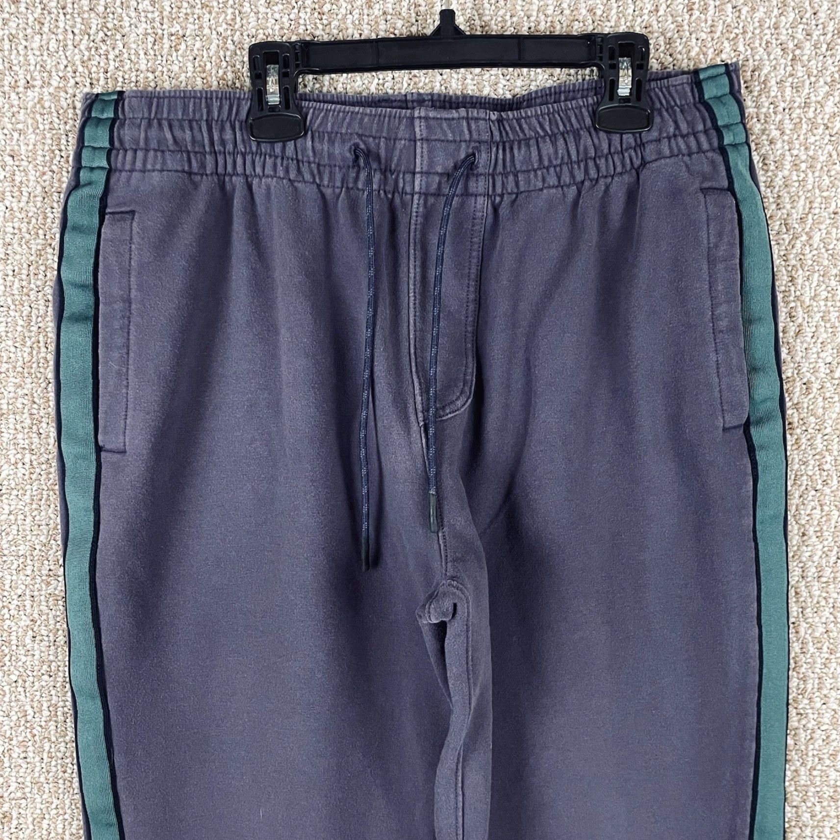 Abercrombie & Fitch Abercrombie & Fitch Joggers Sweatpants Men’s M Purple Stripe 90s Logo Athleisure Gym Running Pockets Elastic Waist Cotton Blend Regular Pants Size US 31 - 2 Thumbnail