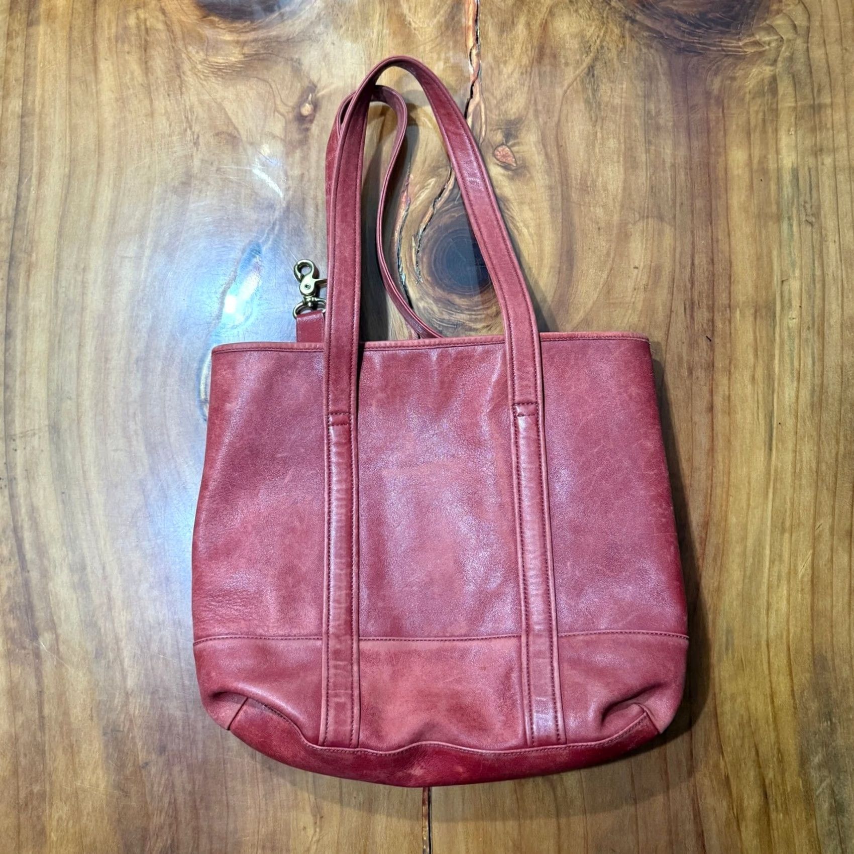 Coach VINTAGE Coach Red Leather Bag Purse Shoulder YY12 Leather Hunt Square 13x12x3 Large Women Womens Shoulder Bag Size ONE SIZE - 2 Thumbnail